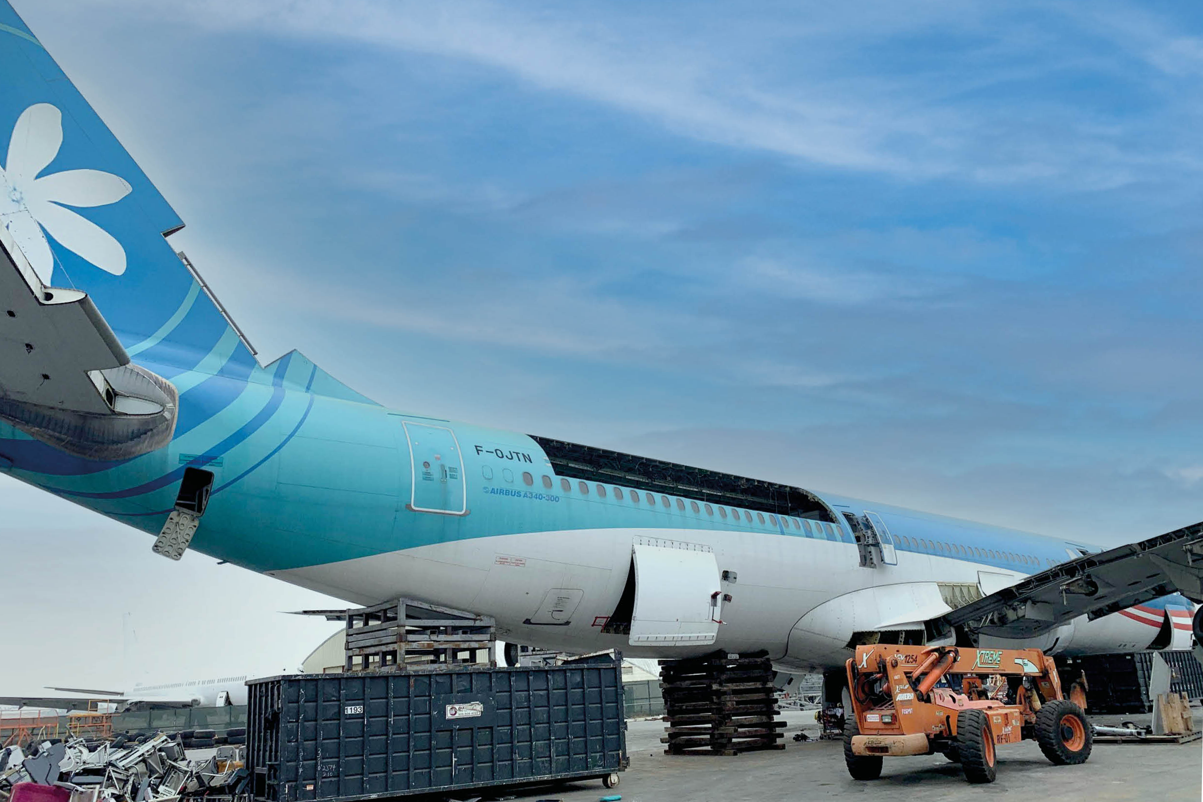 Air Tahiti Nui｜Airbus A340-200｜1:500 s-l400.jpg