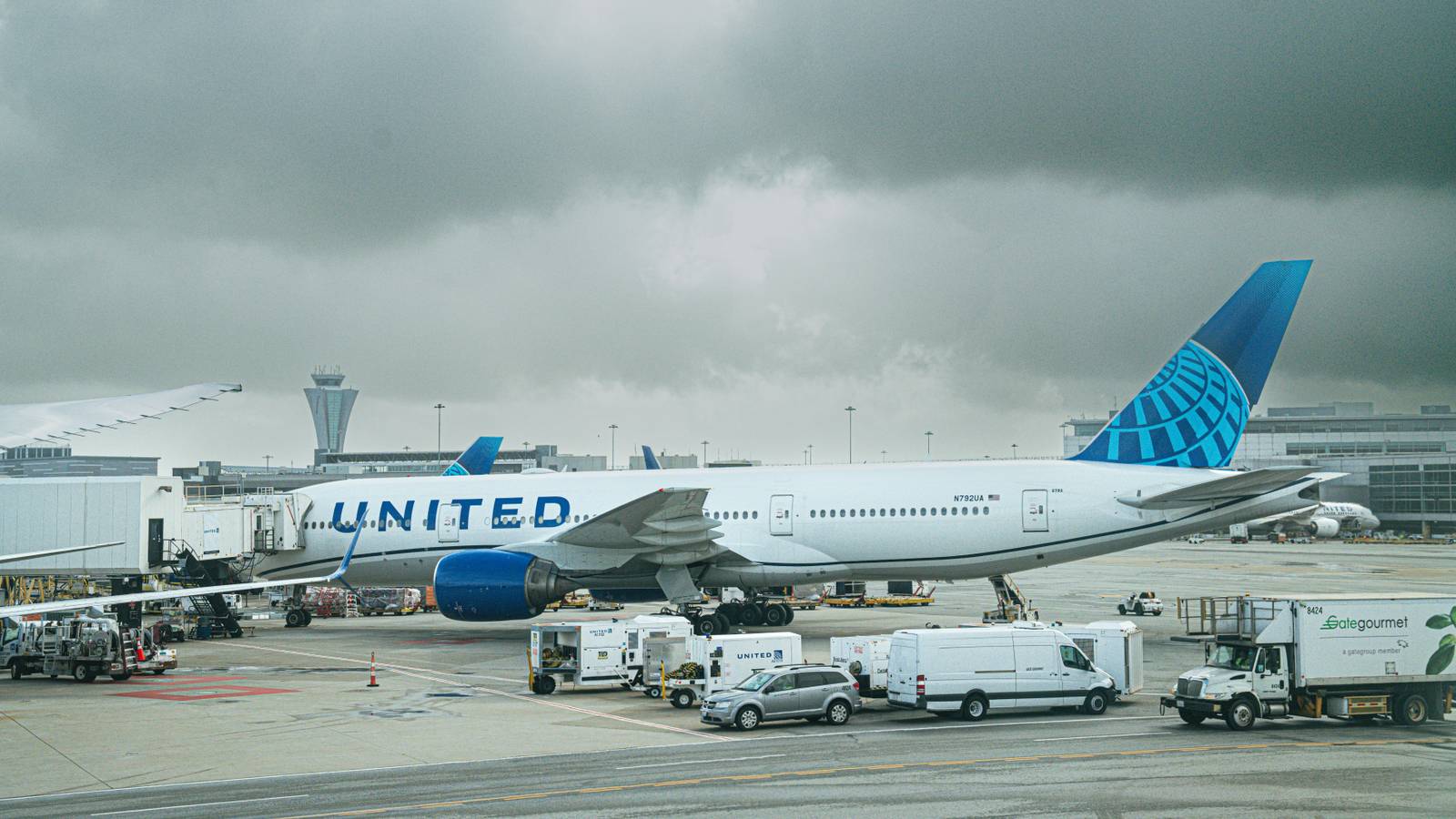 A Look At United Airlines' West Coast-Asia Network