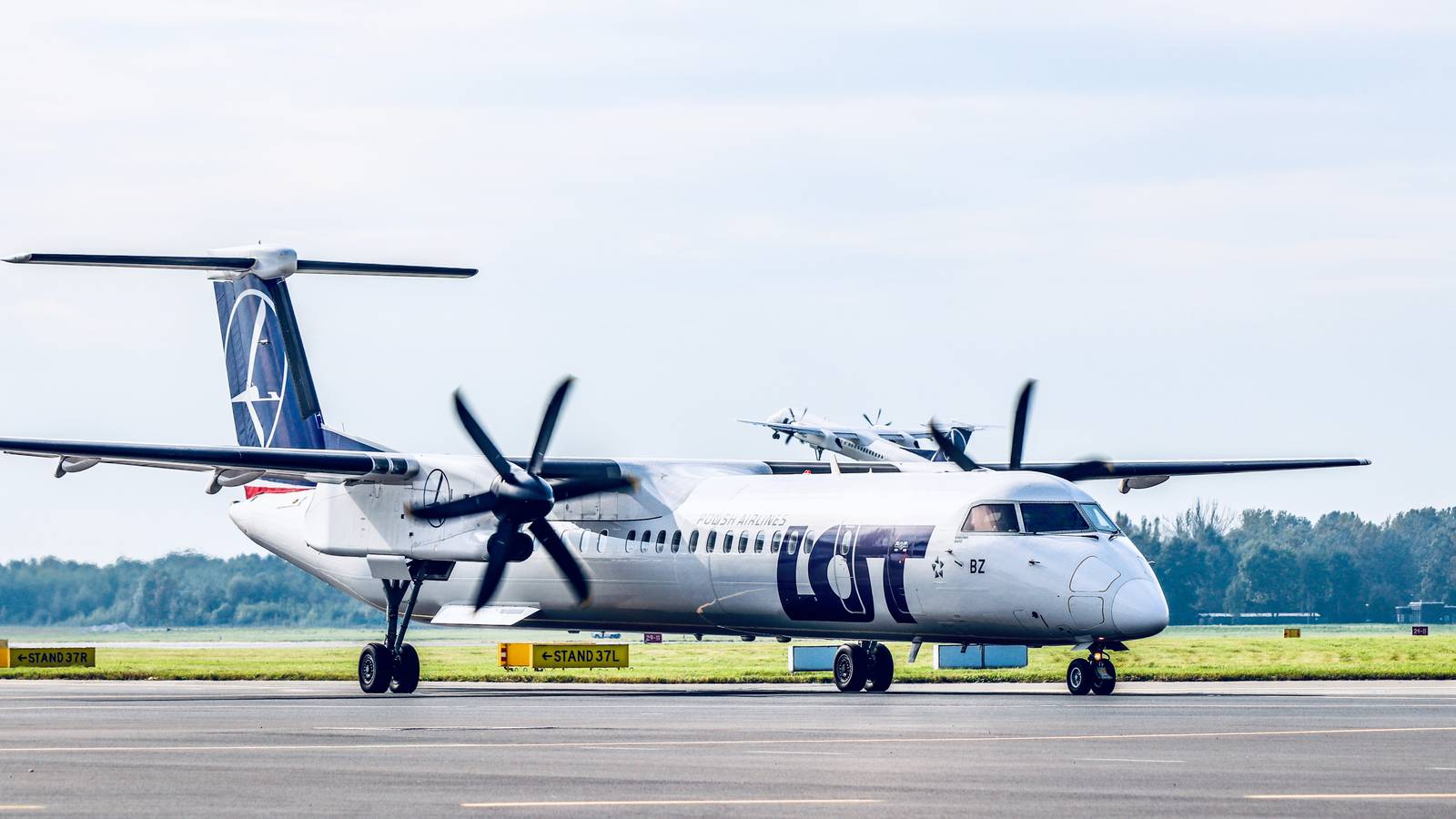 LOT Polish Airlines Says Goodbye To Propeller Planes After 94 Years