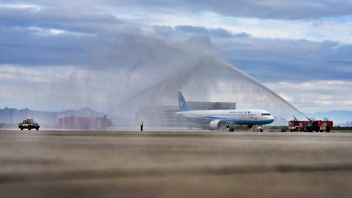 Xiamen Airlines' 1st Airbus A321neo Takes Commercial Flight