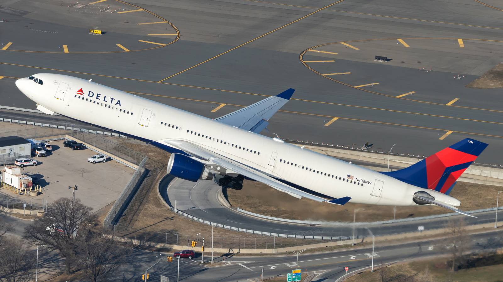 Delta Air Lines Airbus A330 Lands Short Of Runway At Amsterdam Schiphol Airport