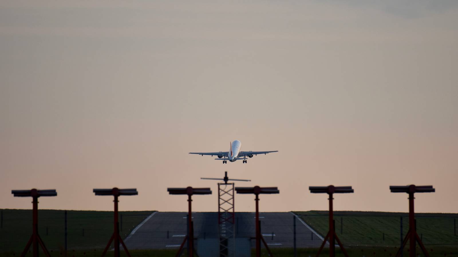 16 Years On: How Airlines Briefly Boycotted Bristol Airport To Force Runway Repairs