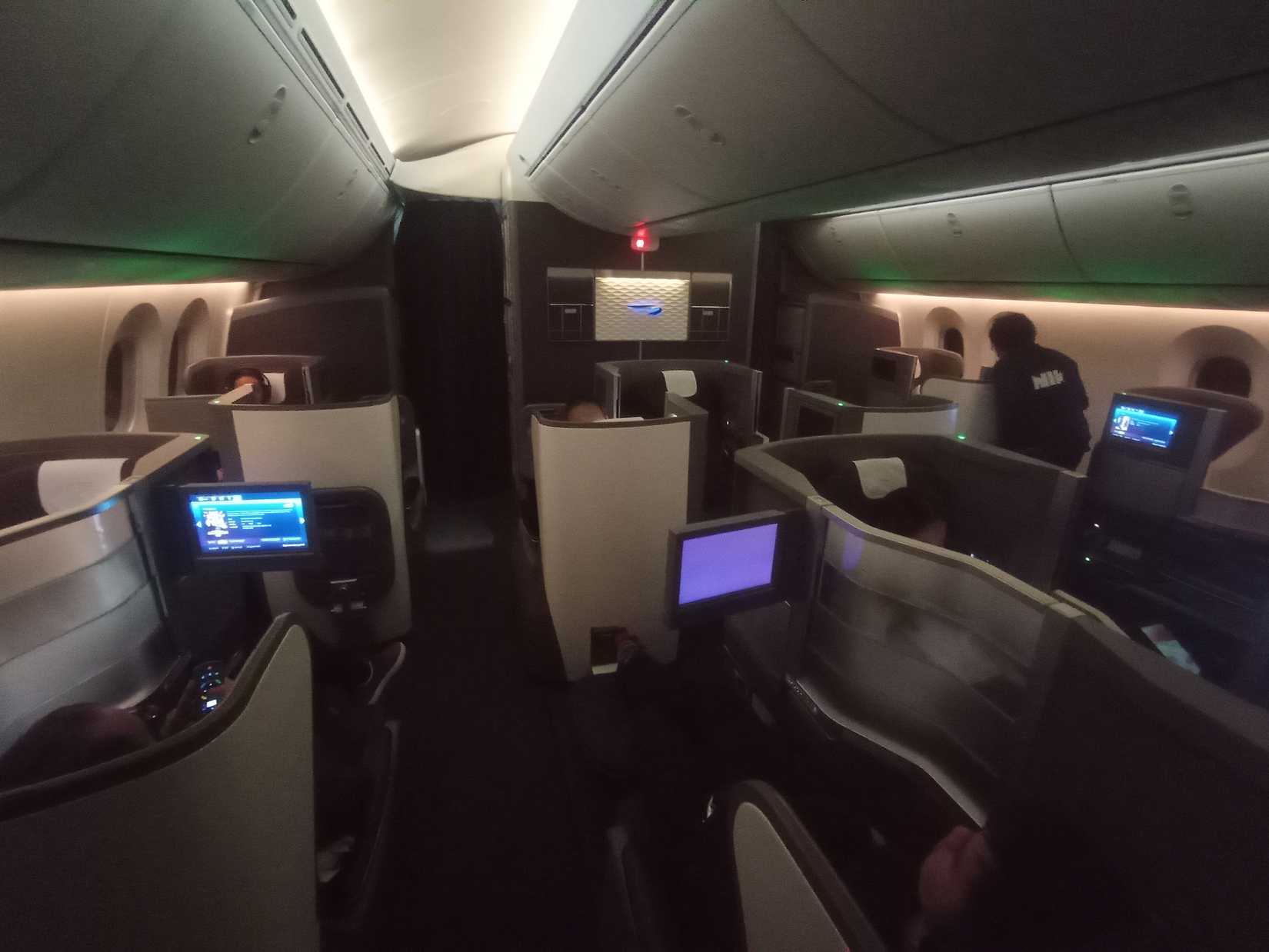 8 Airlines That Offer Suites In Business Class
