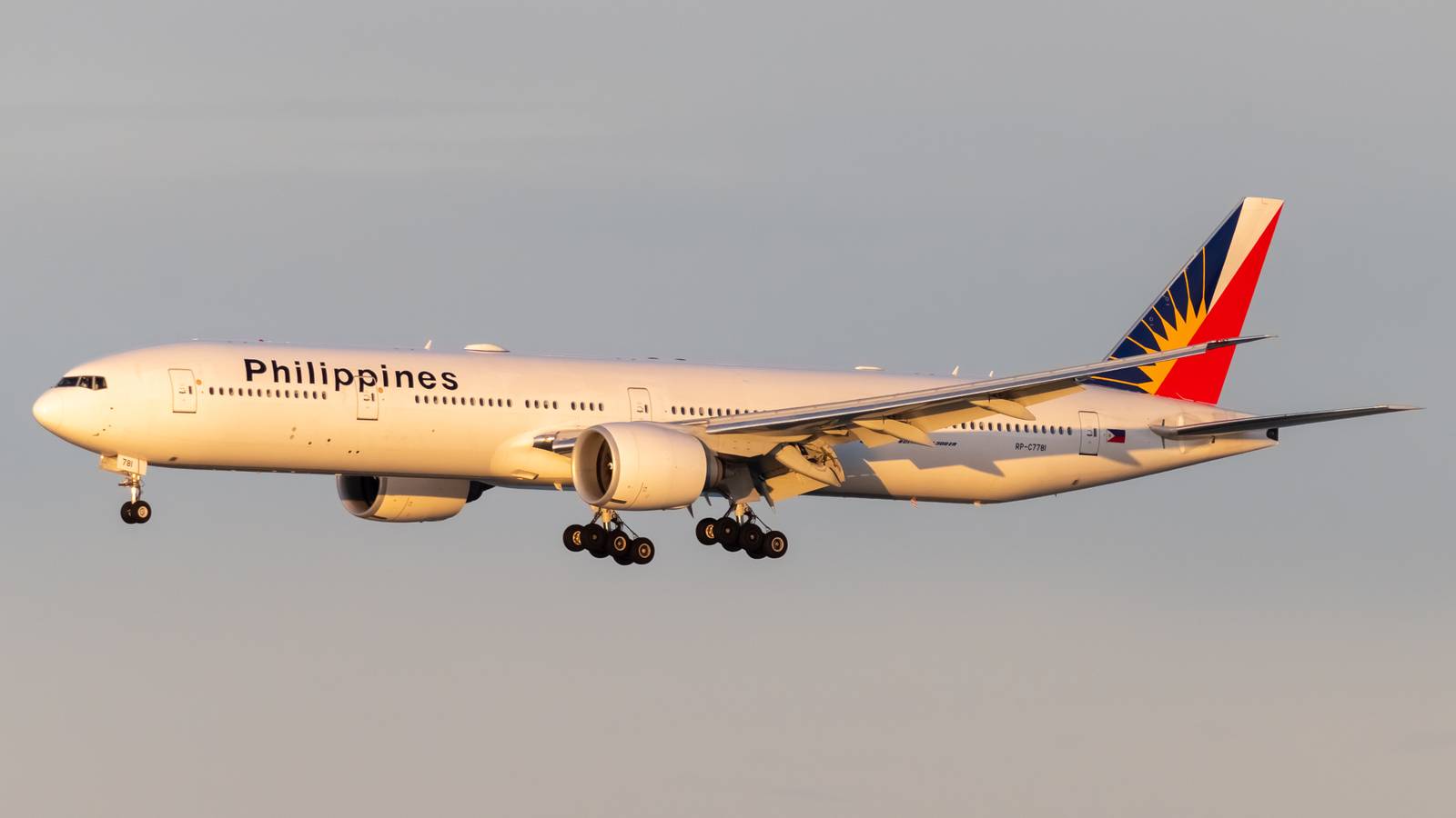 Power Outage At Philippine Airports Sees Hundreds Of Flights Canceled Or Diverted