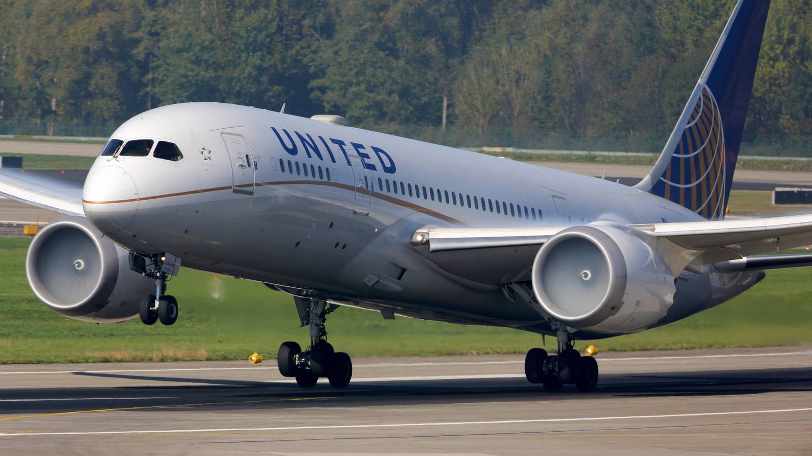 These Time Traveling Flights Completely Miss Celebrating New Year's Day