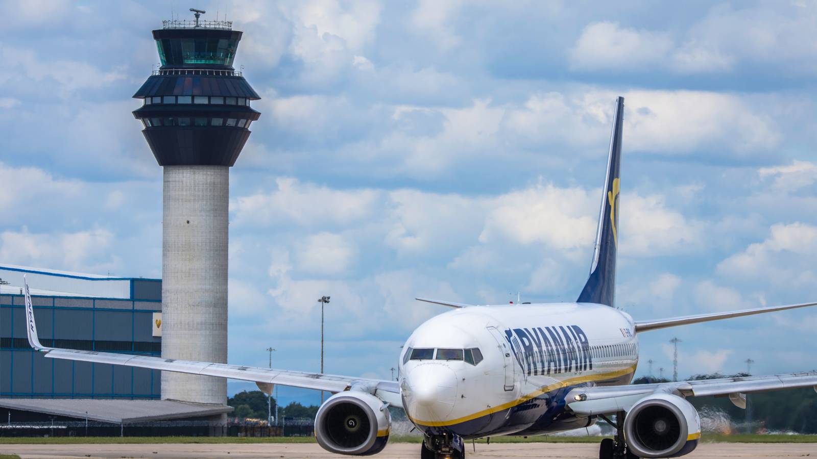 Ryanair Calls "Tiny Union" French ATC Strikes "Pointless" Calling For EU Overflight Protection