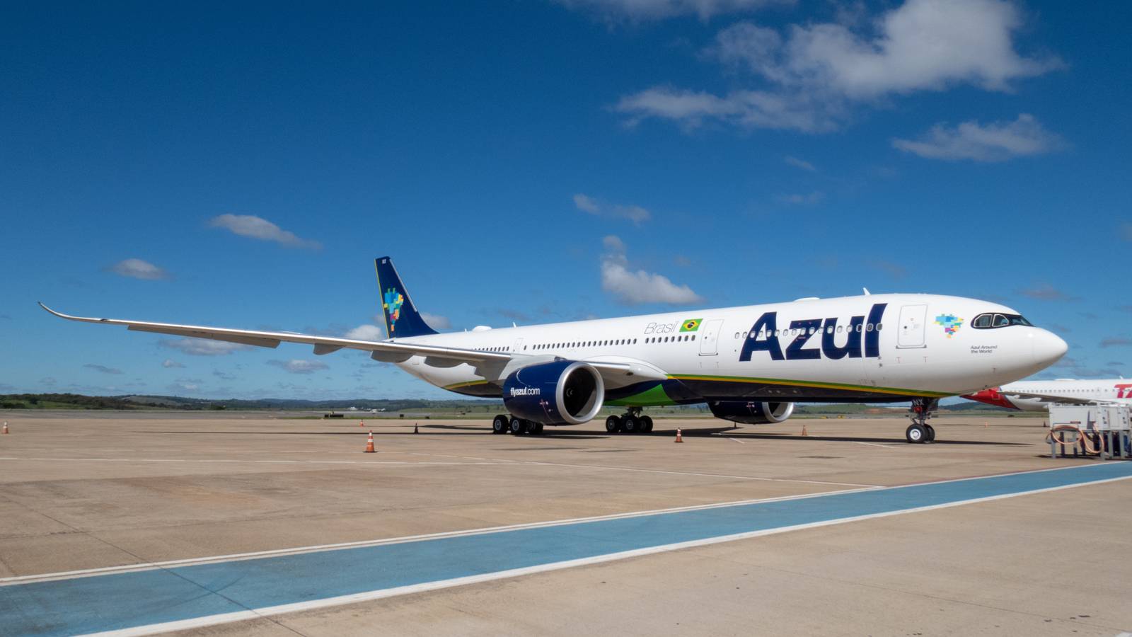 Azul Passengers Can Now Use An App To Offset CO2 & Support Amazon Rainforest Projects