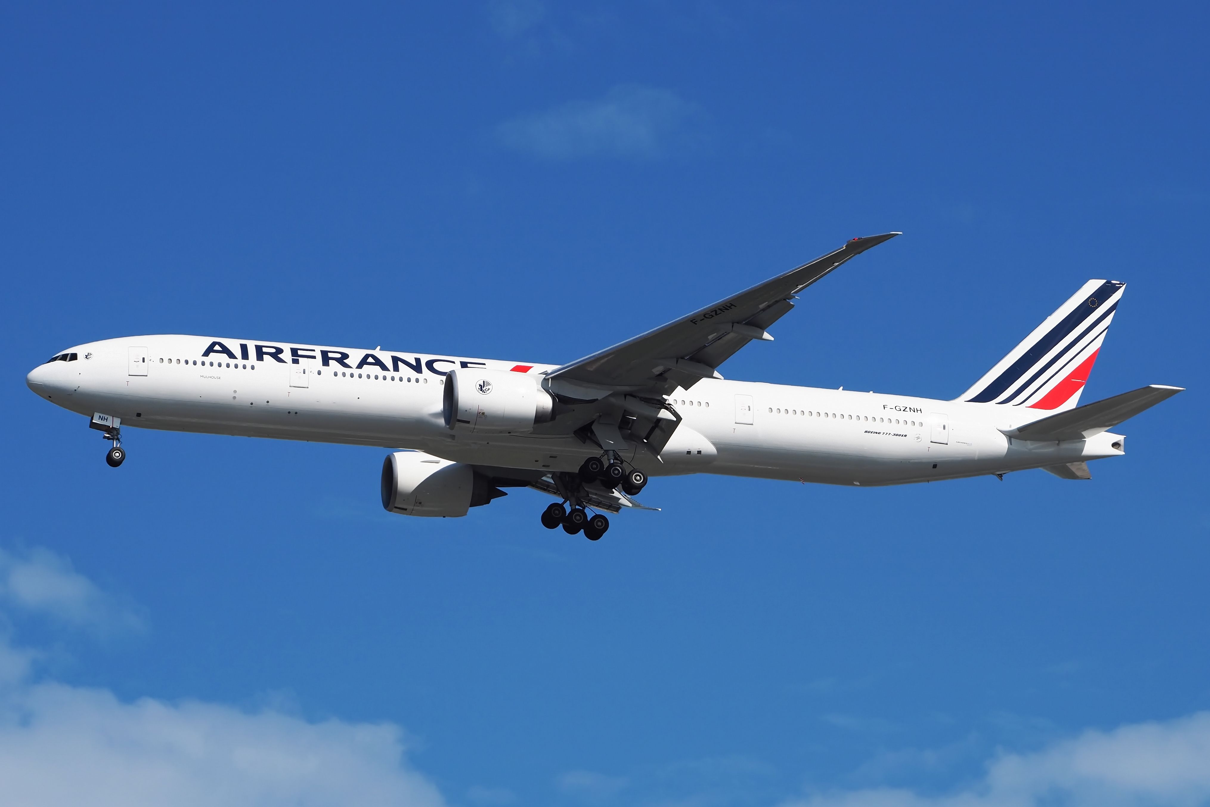 AIR FRANCE 777-300ER エールフランス ボーイング 400 GeminiJets 777-300ER エールフランス 新塗装 F-GZNH 1/400 [GJAFR2248]