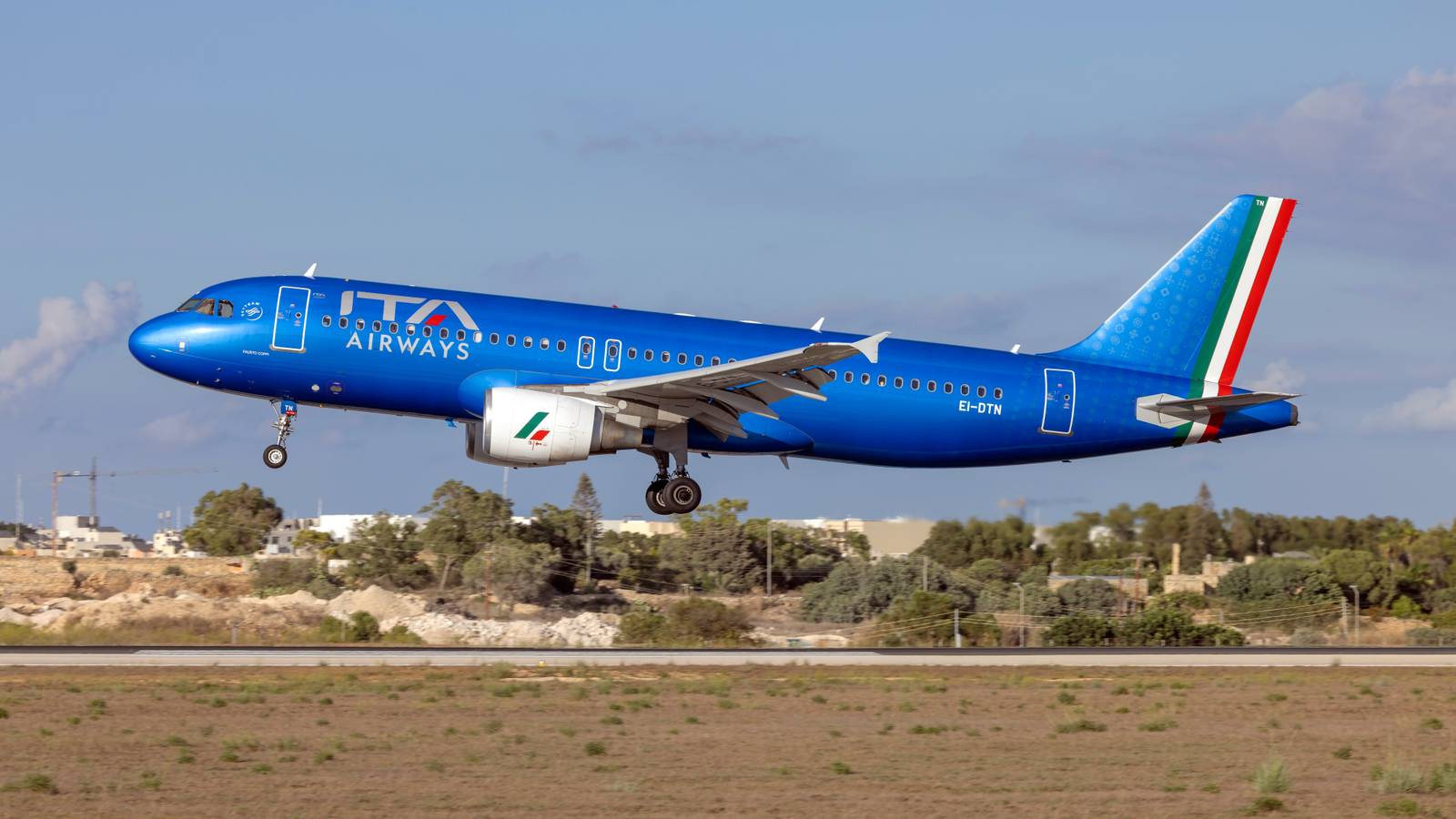 The Advantages & Disadvantages Of Rome's Two Main Airports