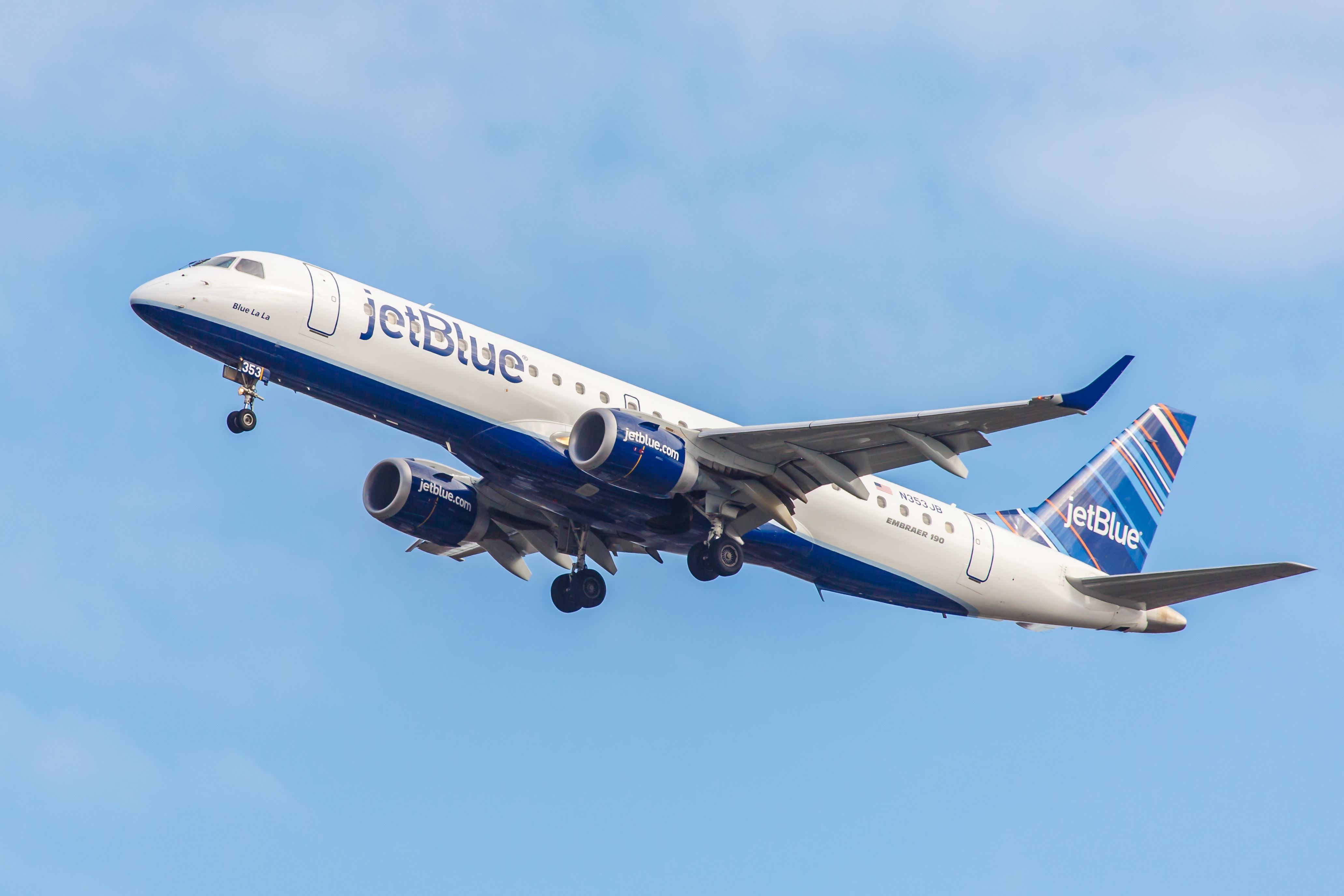NTSB Issues Final Report On Landing JetBlue Boston Near Miss