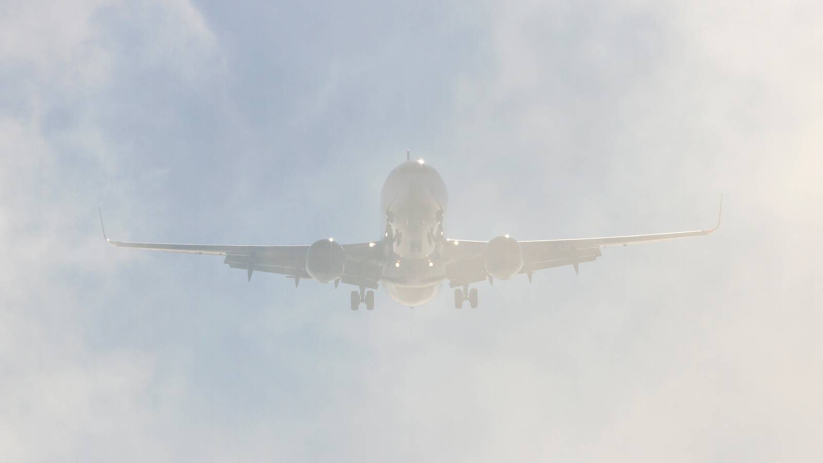 London Heathrow: 15% Of Departures Canceled & 67% Delayed By Freezing Fog