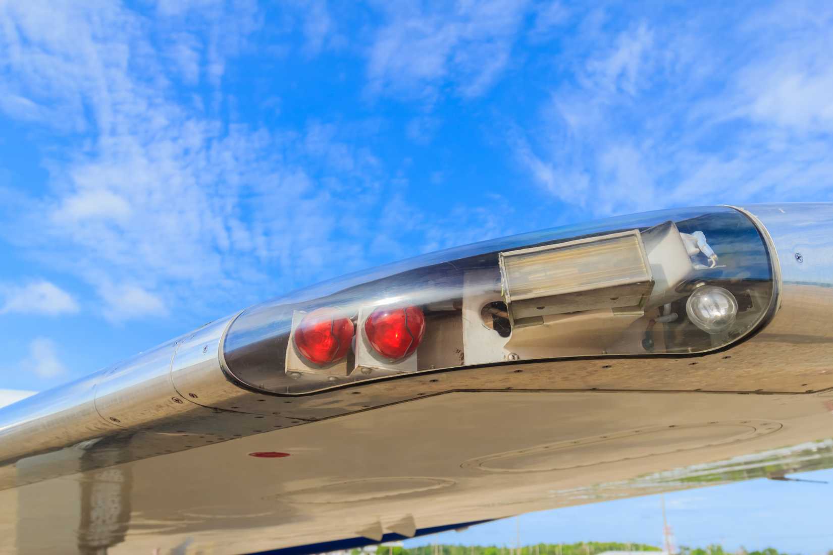 How To Tell Airbus & Boeing Aircraft Apart In The Dark