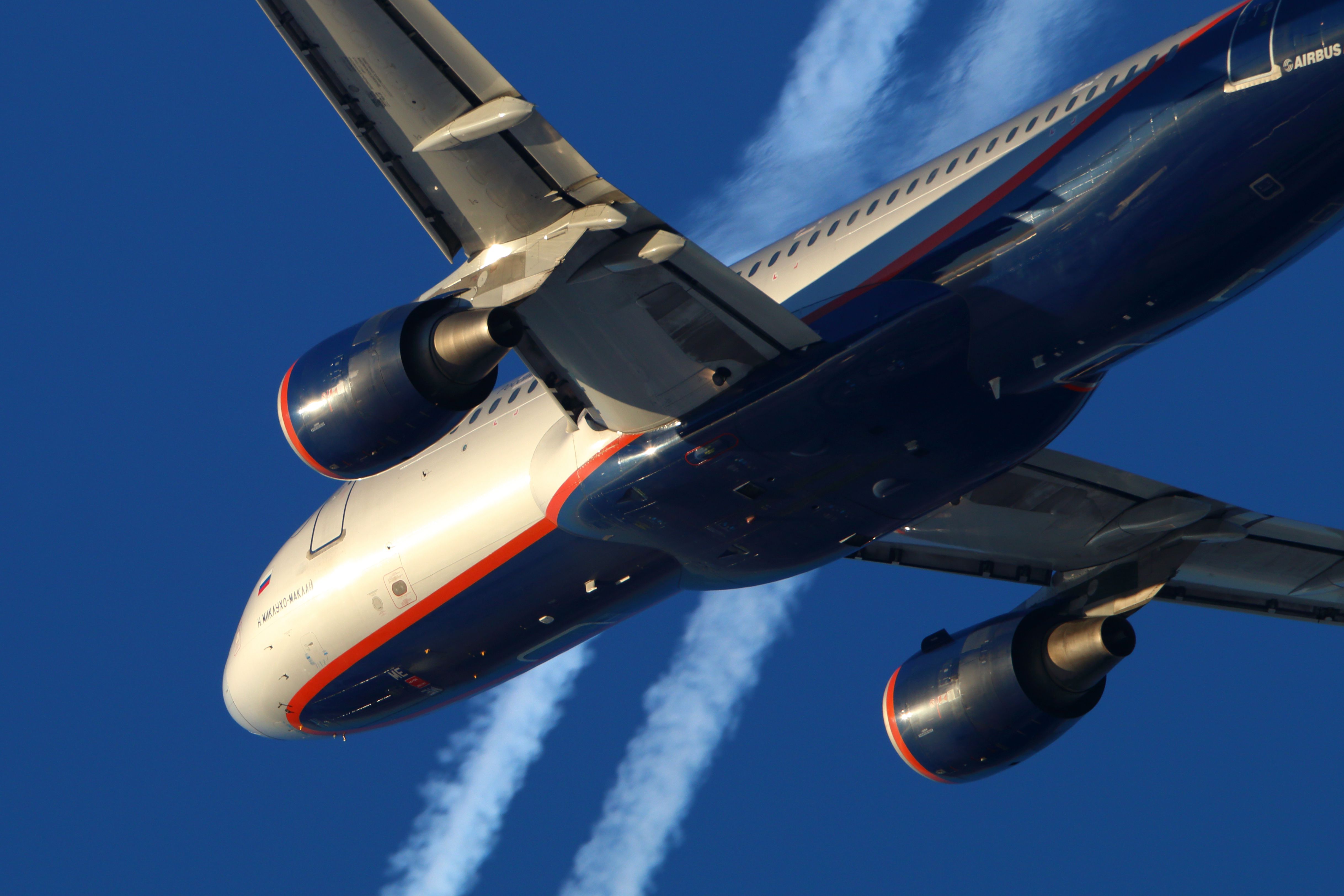 Putin Promises To Keep Prioritizing Fleet For 100-Year Anniversary Of Russian Civil Aviation