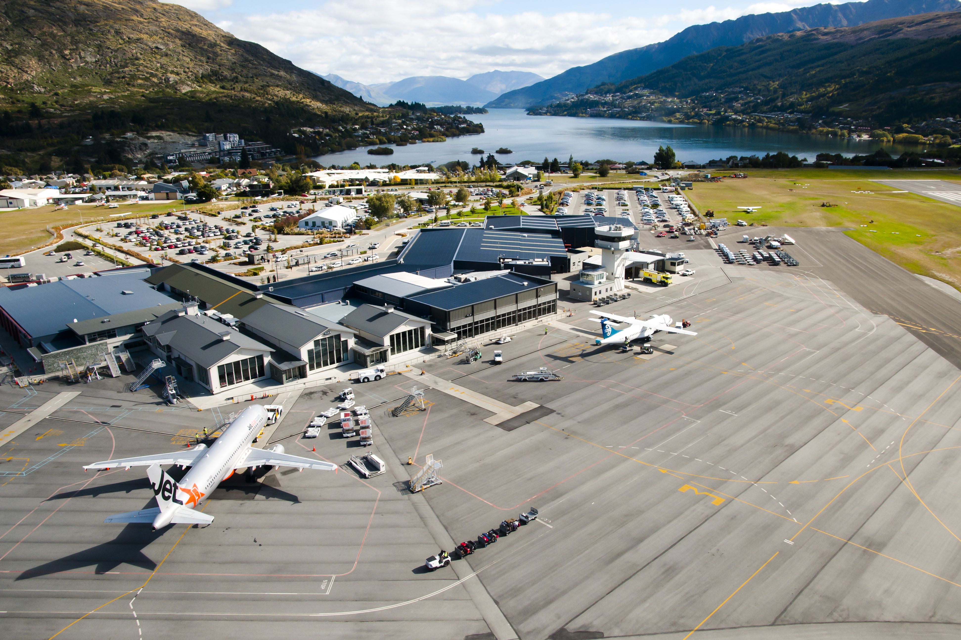 Why Queenstown, New Zealand, Is Such A Challenging Airport To Fly Into