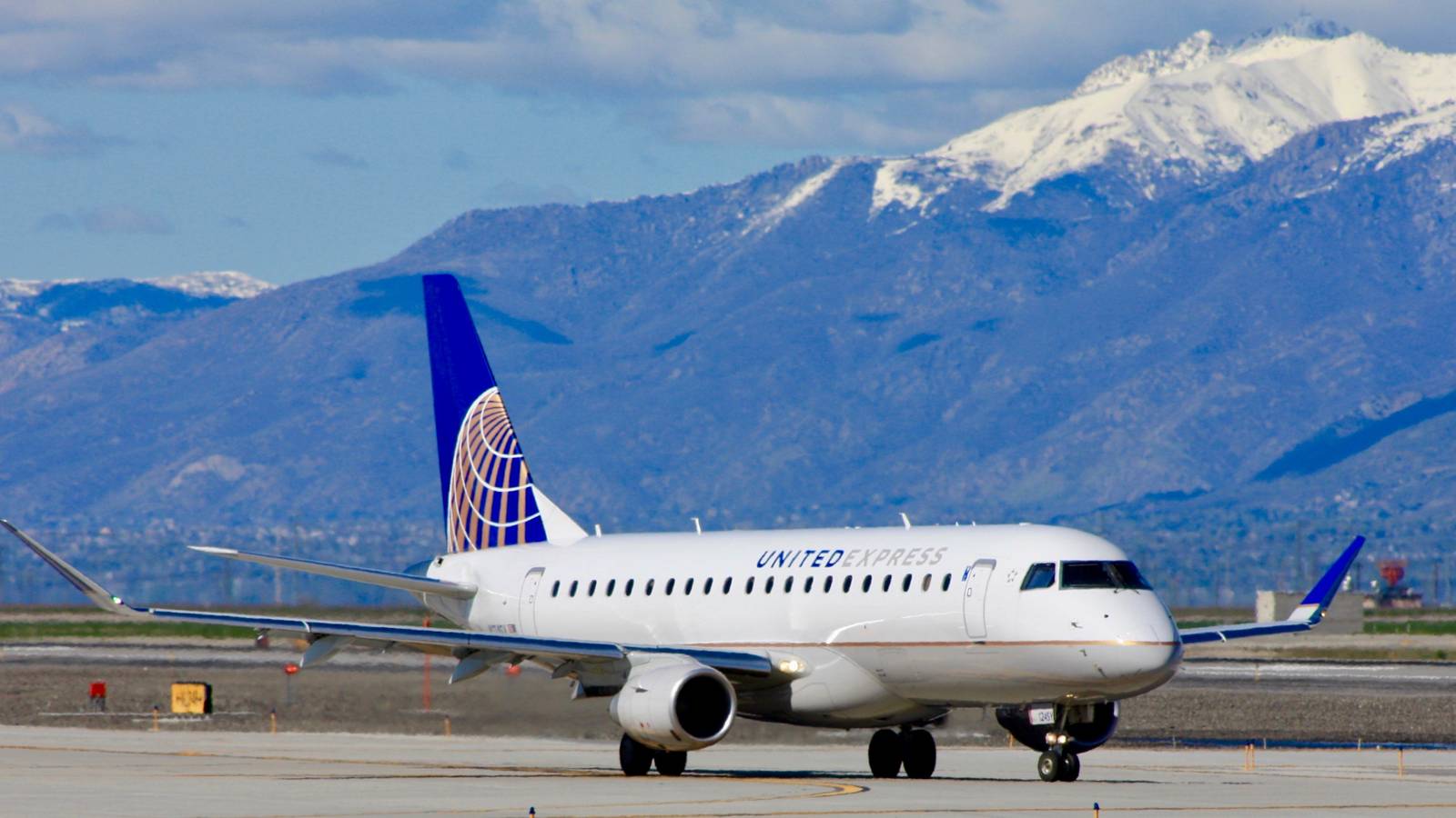 United Airlines To Swap 38 Embraer E175s For Mesa Airlines’ Bombardier CRJ900s