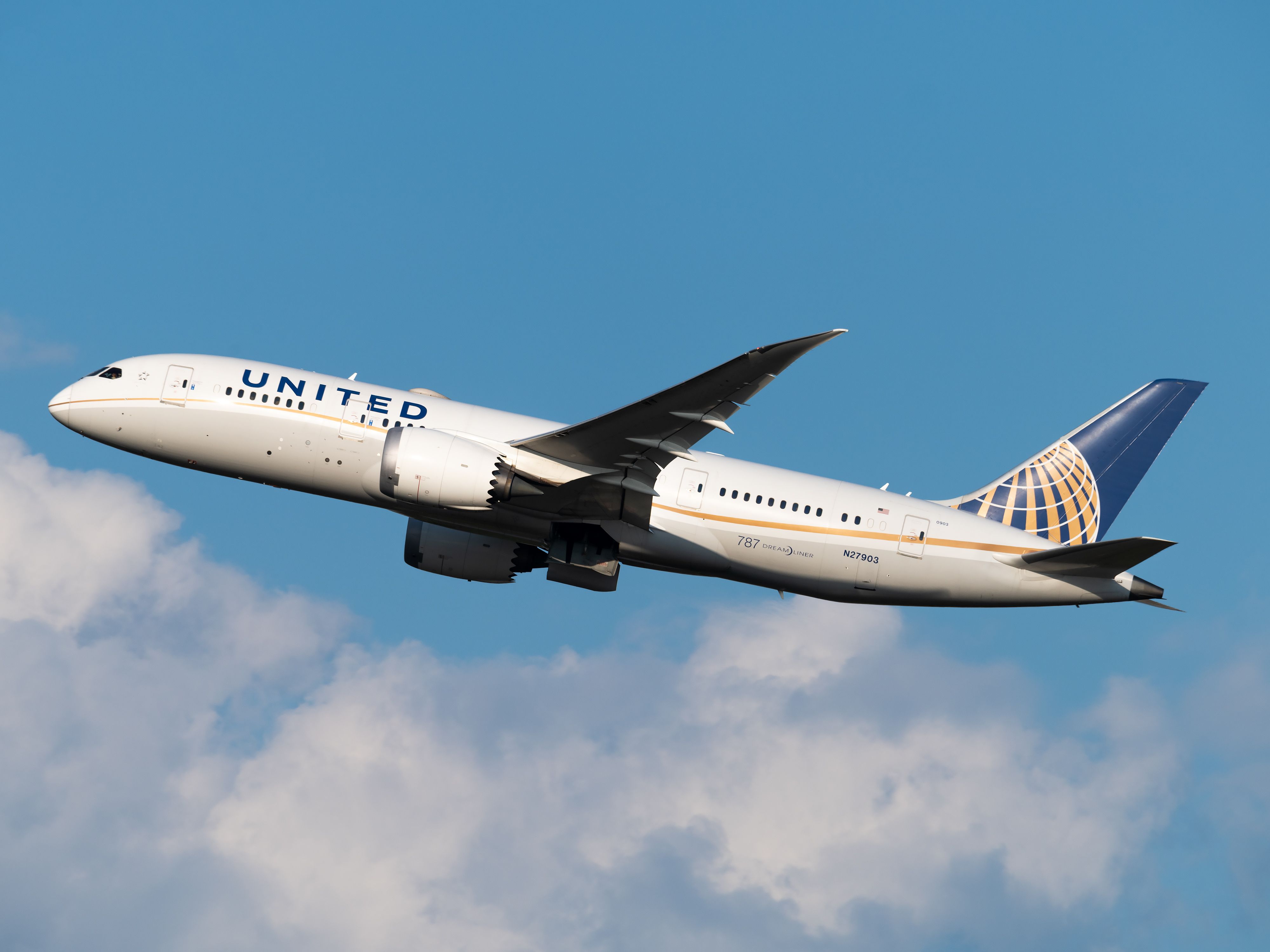 6 Injured After United Airlines Boeing 787 Flight From Lagos Suffers Abrupt Altitude Drop