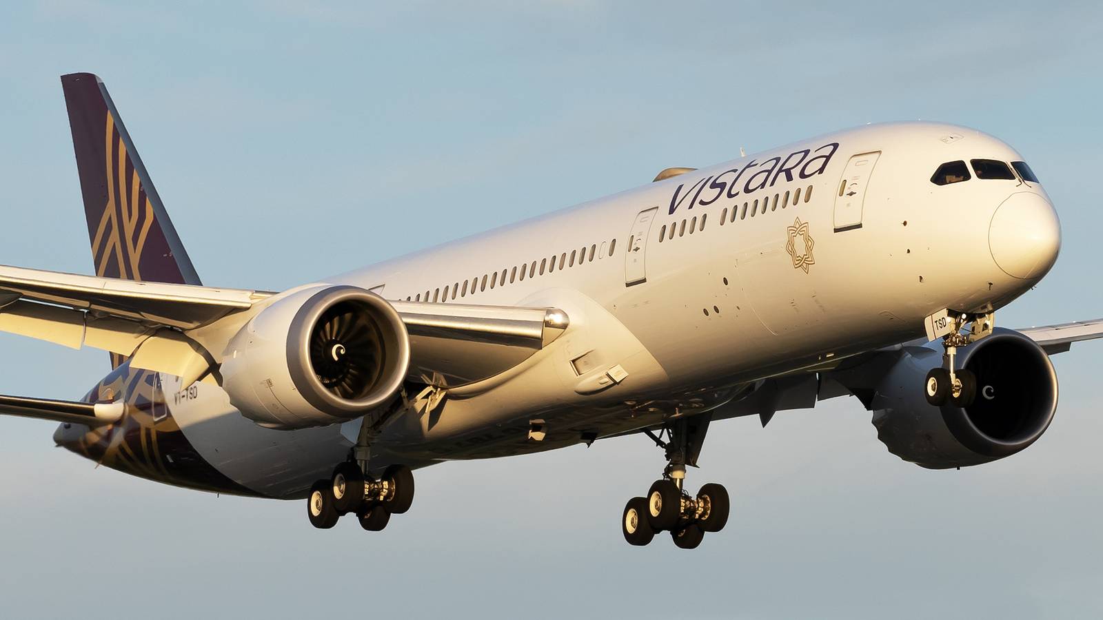 Vistara Celebrates 8th Anniversary With Network-Wide Sale