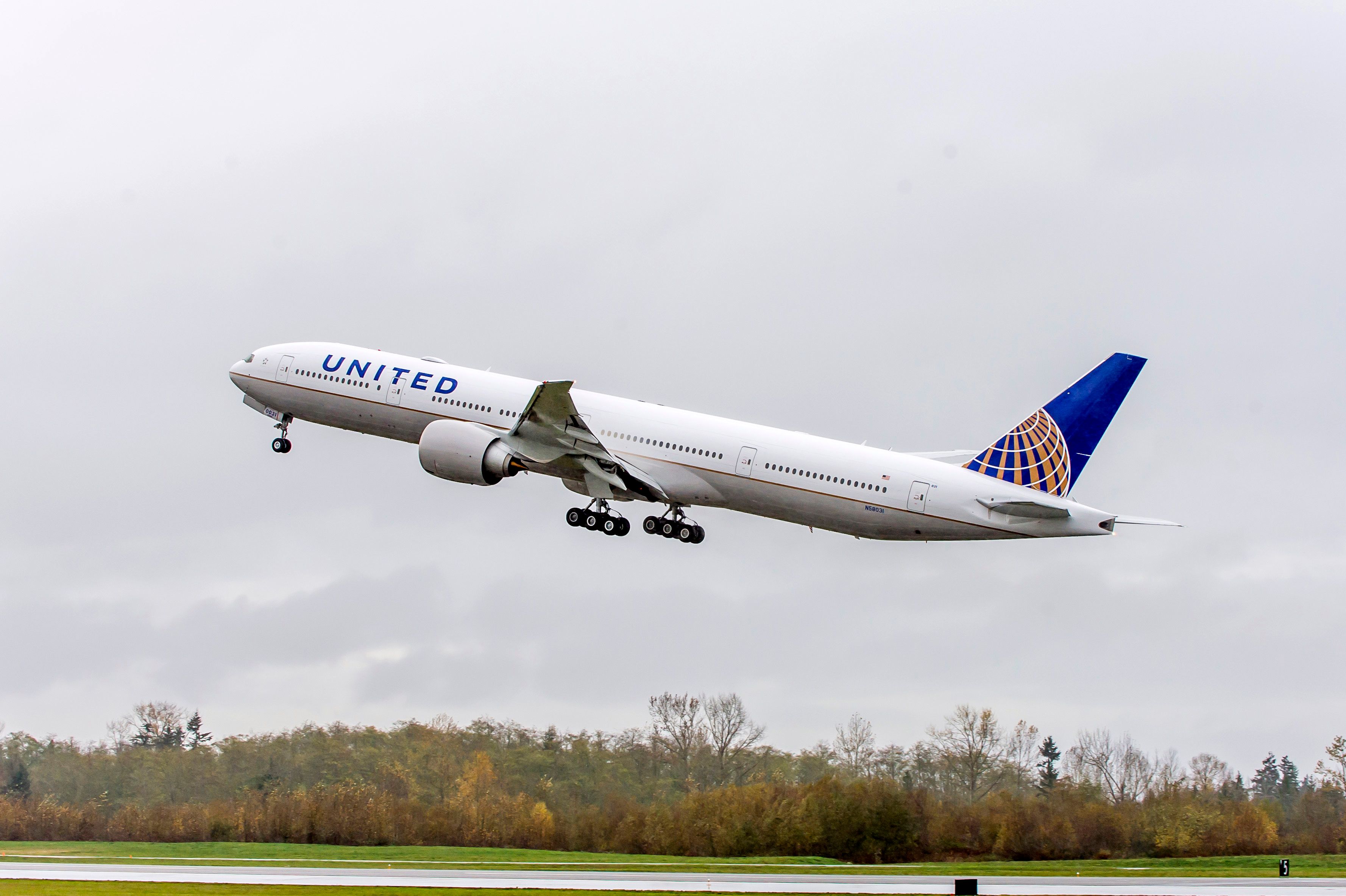 Which North American Airlines Fly The Boeing 777-300ER In 2023?