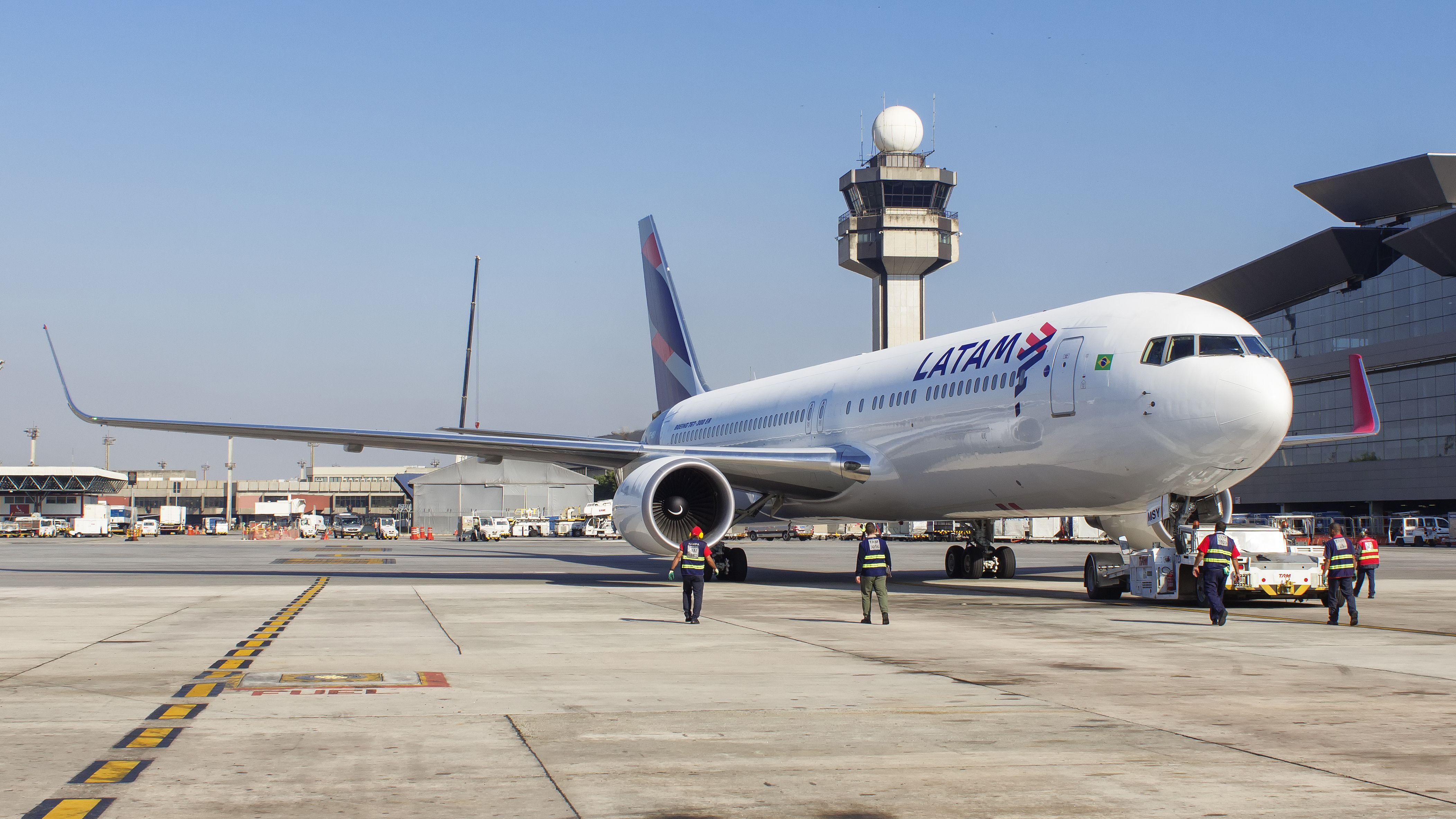 LATAM Launches New Business Class Menus