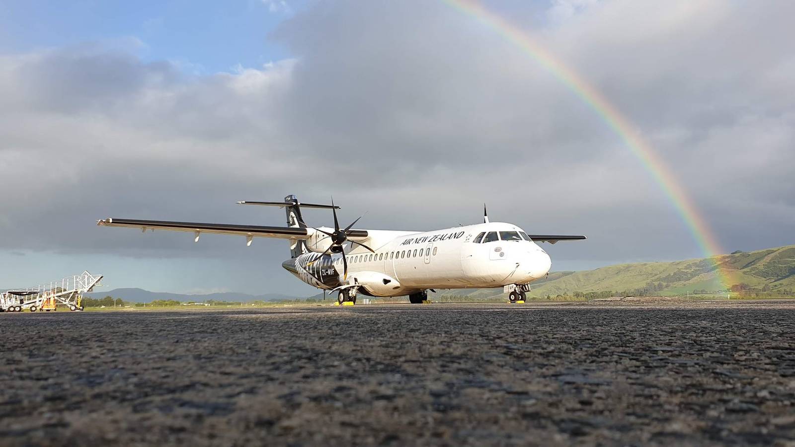 Air New Zealand Cancels Flights As Cyclone Gabrielle Nears