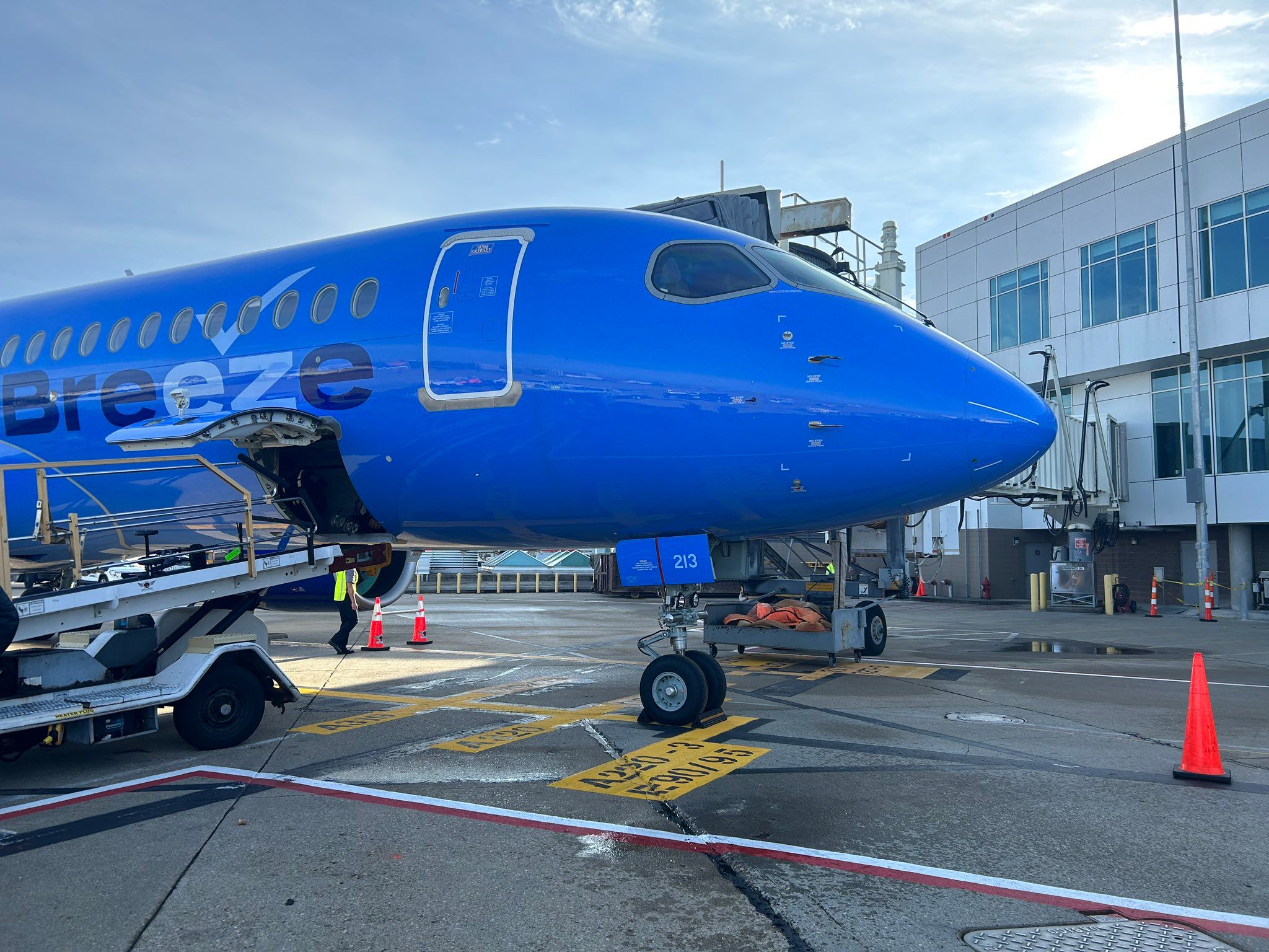 Breeze Begins Airbus A220 Flights To Cincinnati