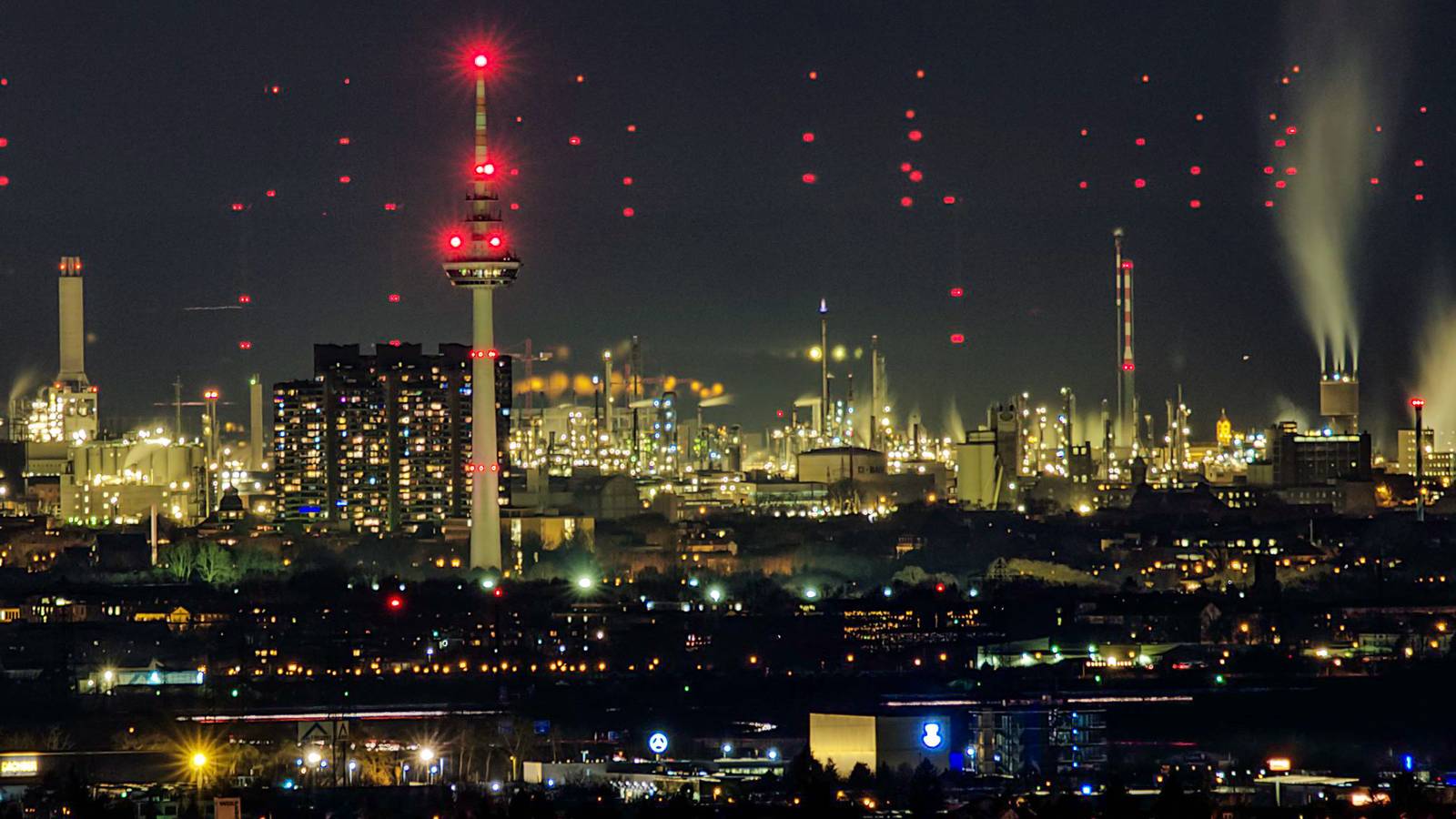 Tall Structures Near Airports: The Rules Of How They Are Marked And Lit