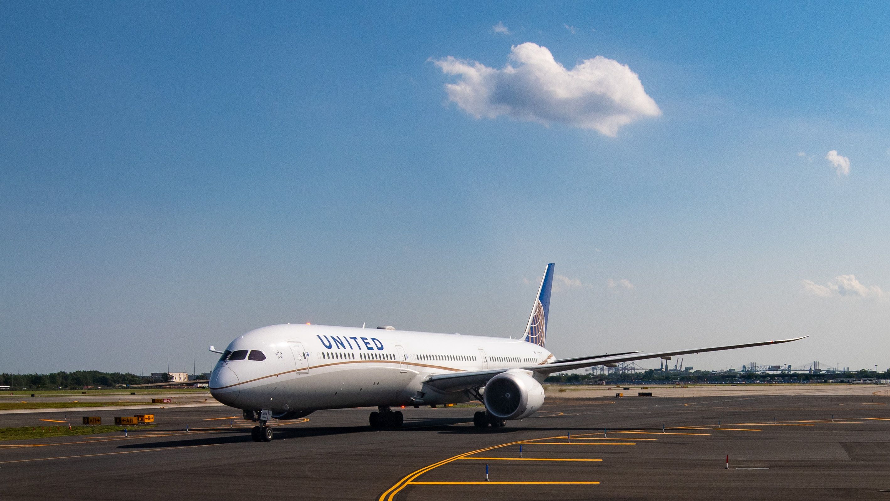 United Airlines Launches Apprenticeship Program For Mechanics And Technicians