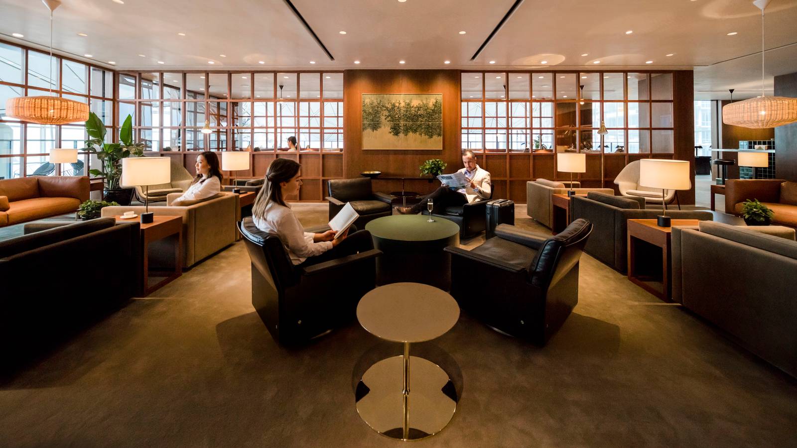 Lounge Review: Cathay Pacific The Deck Lounge in Hong Kong