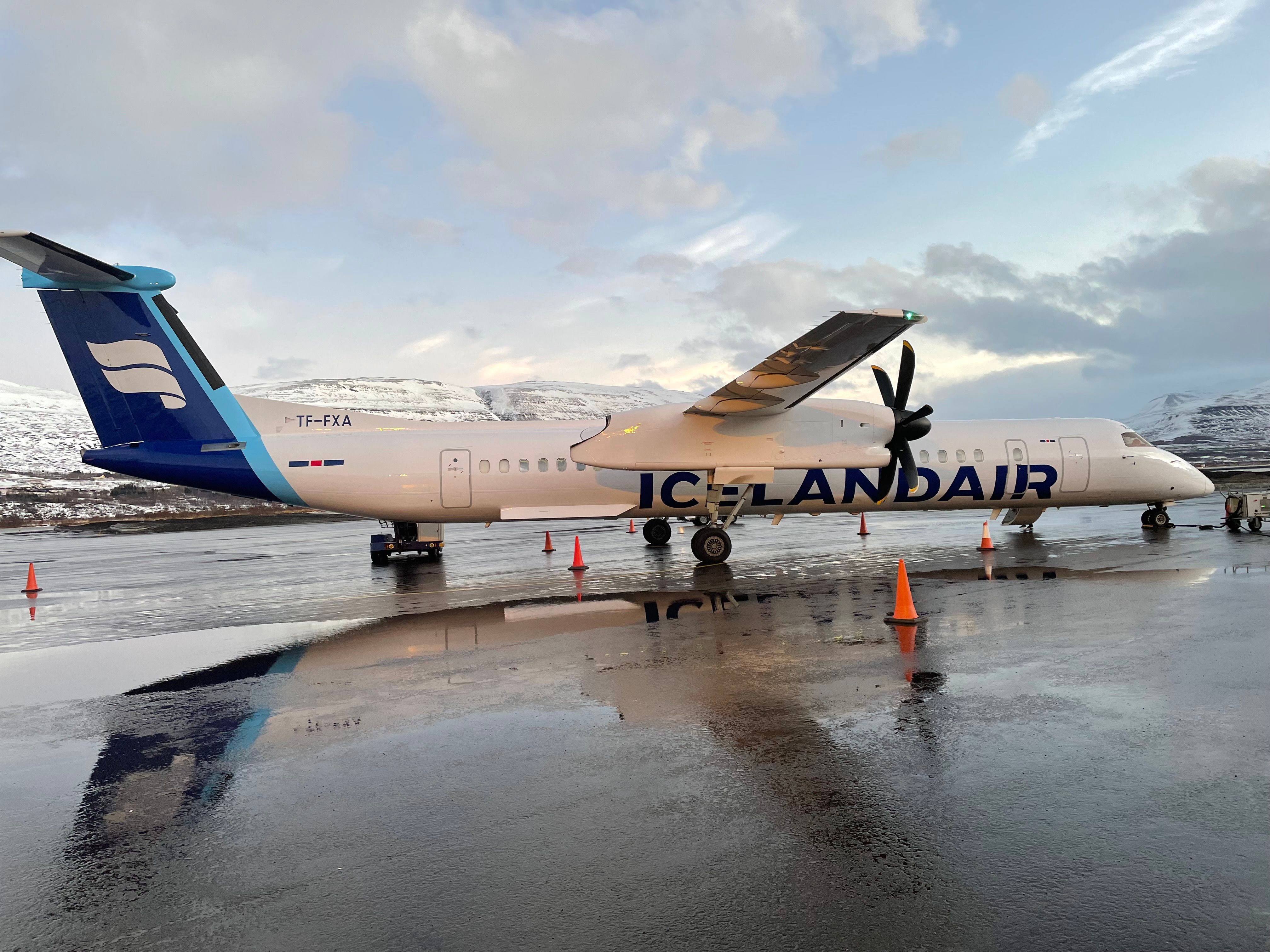 Flight Review: Icelandair Dash 8 Q400 From Akureyri To Reykjavík