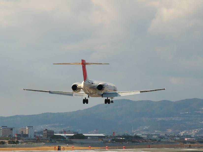 A Look At How The McDonnell Douglas MD-90 Was Used In Business