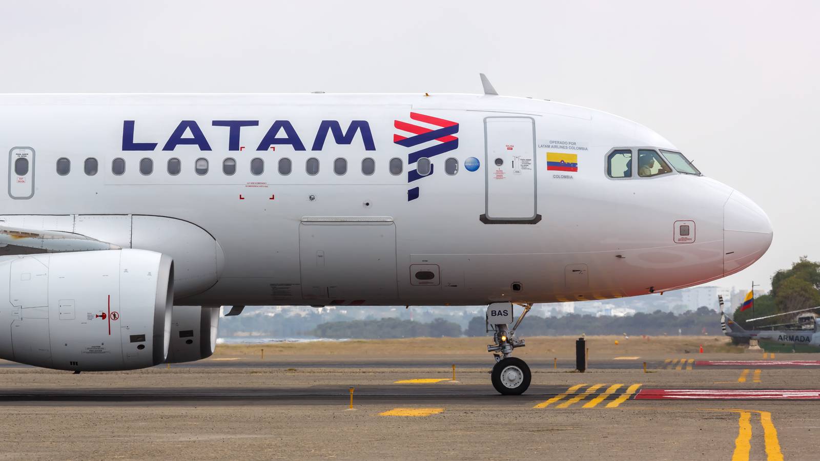 Aviation Fuel Shortage Causes Over 30 LATAM Flight Cancellations in Colombia