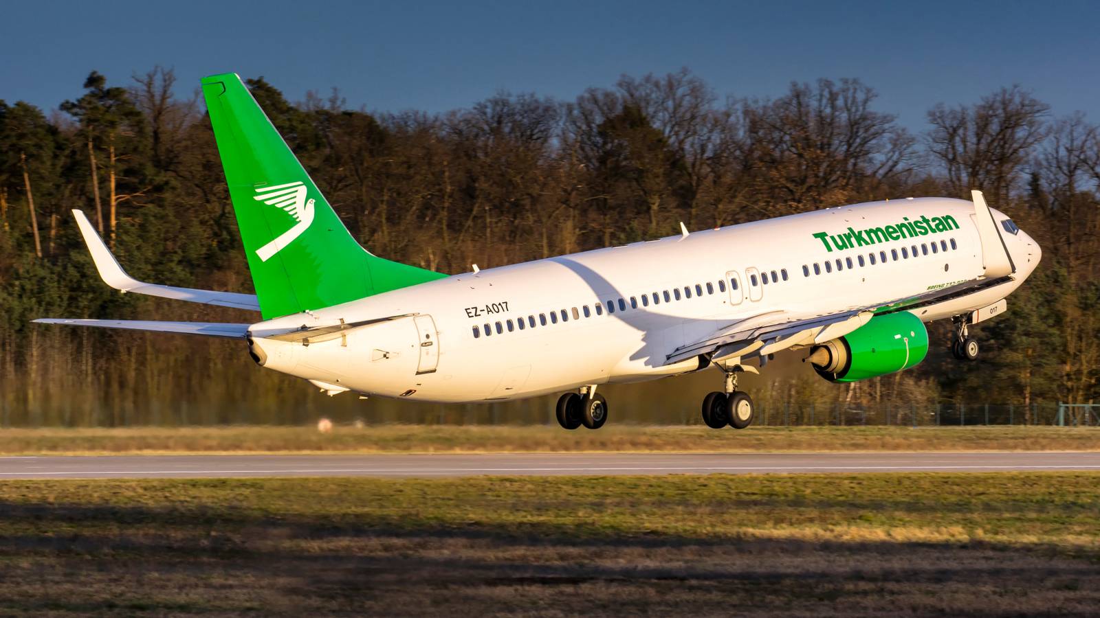Turkmenistan Airlines Resumes Regular Flights To Russia's Kazan Airport From Ashgabat