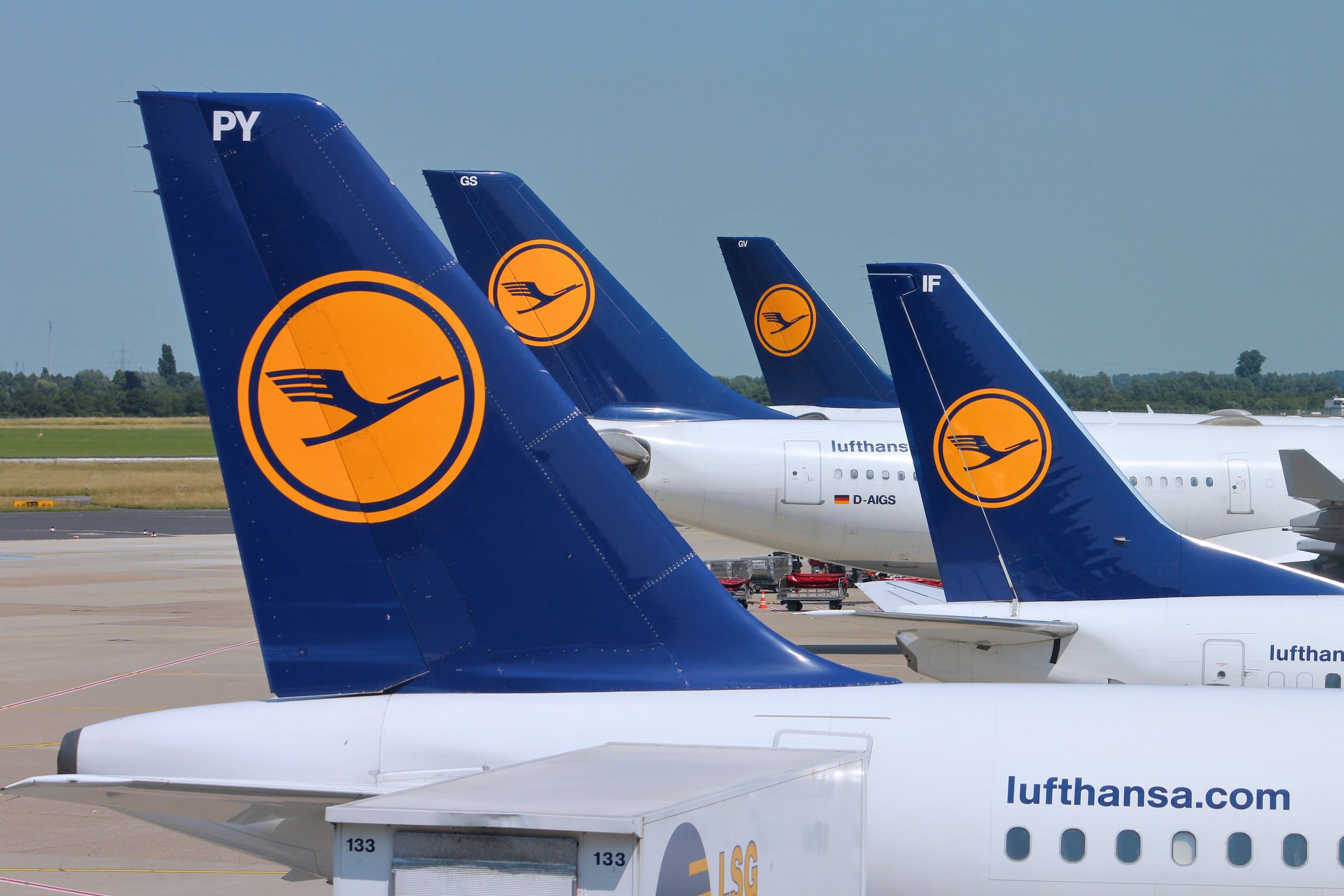 Lufthansa Cancels Over 30,000 Summer Flights Due To Staffing Woes