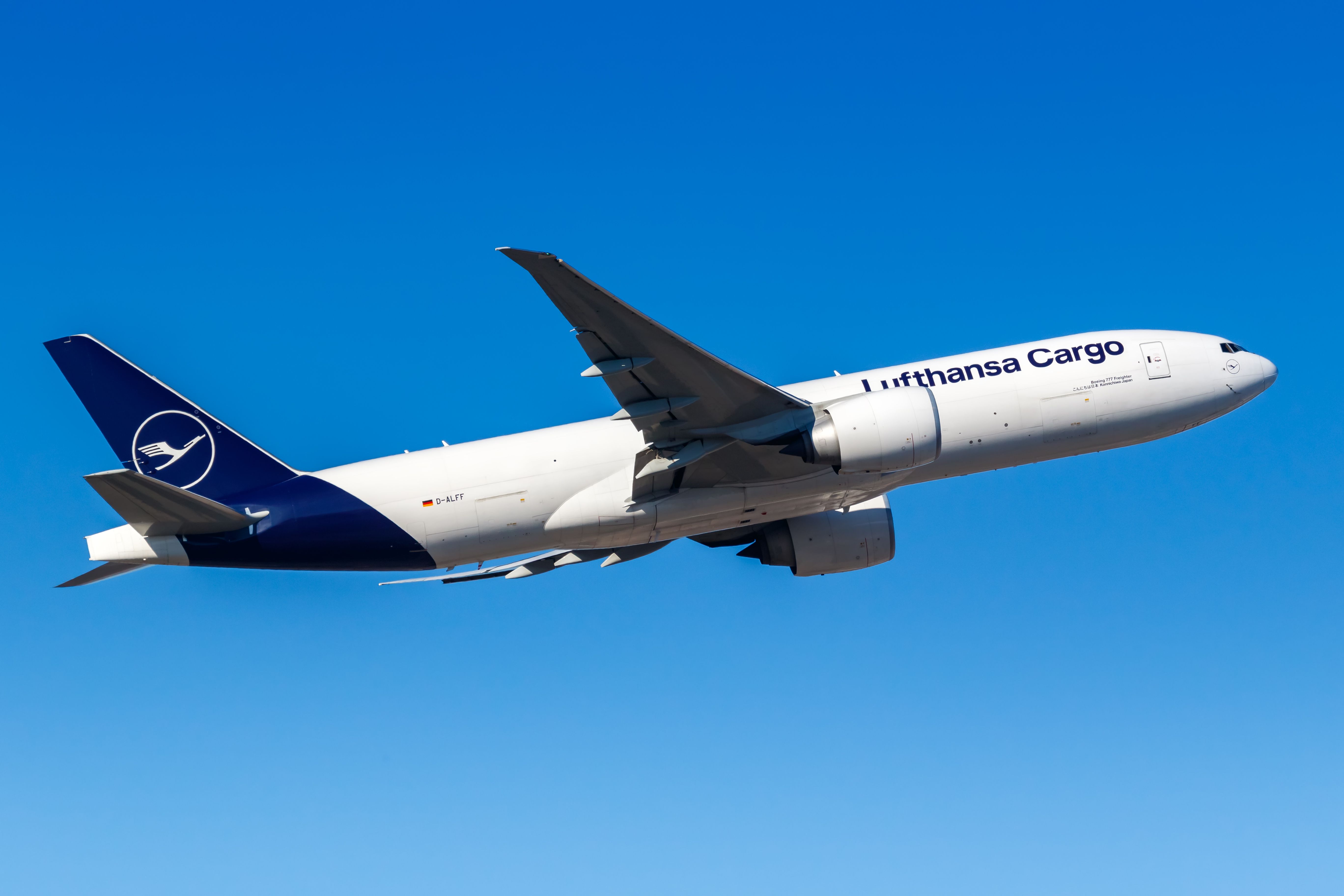Lufthansa Celebrates New Cargo Temperature Tracking Technology Milestone