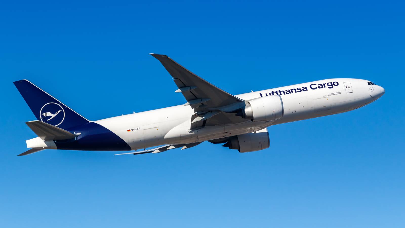Lufthansa Celebrates New Cargo Temperature Tracking Technology Milestone