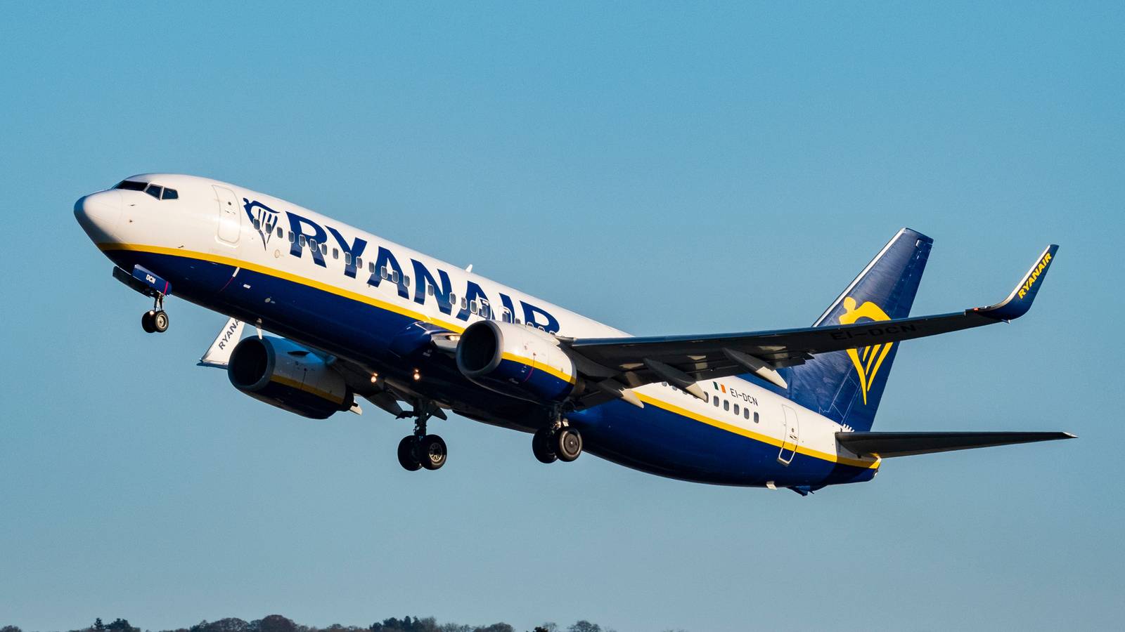 Ryanair To Base 11th Aircraft In Edinburgh For Bumper Summer Schedule