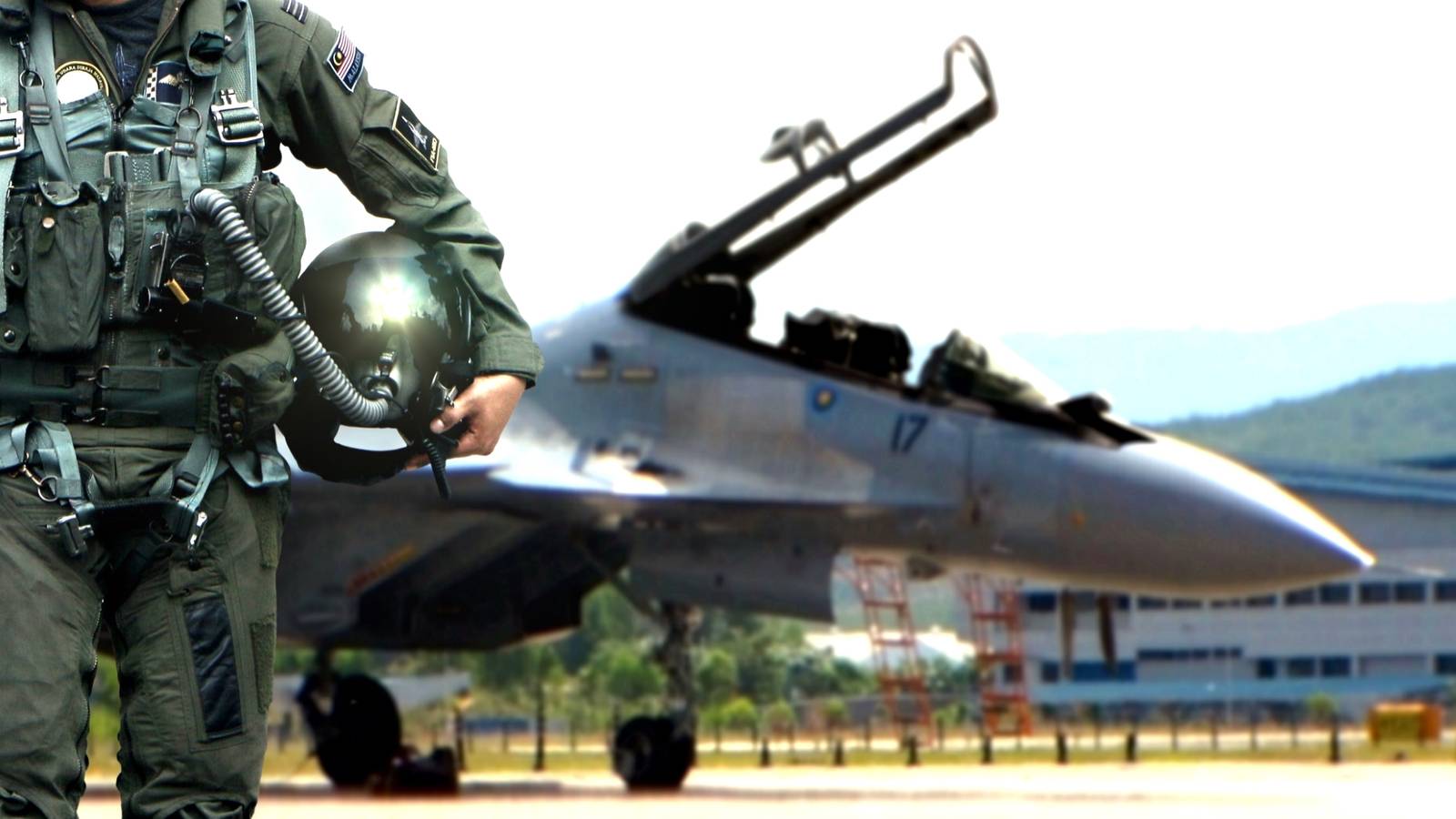 How Many Commercial Pilots Have Military Backgrounds?