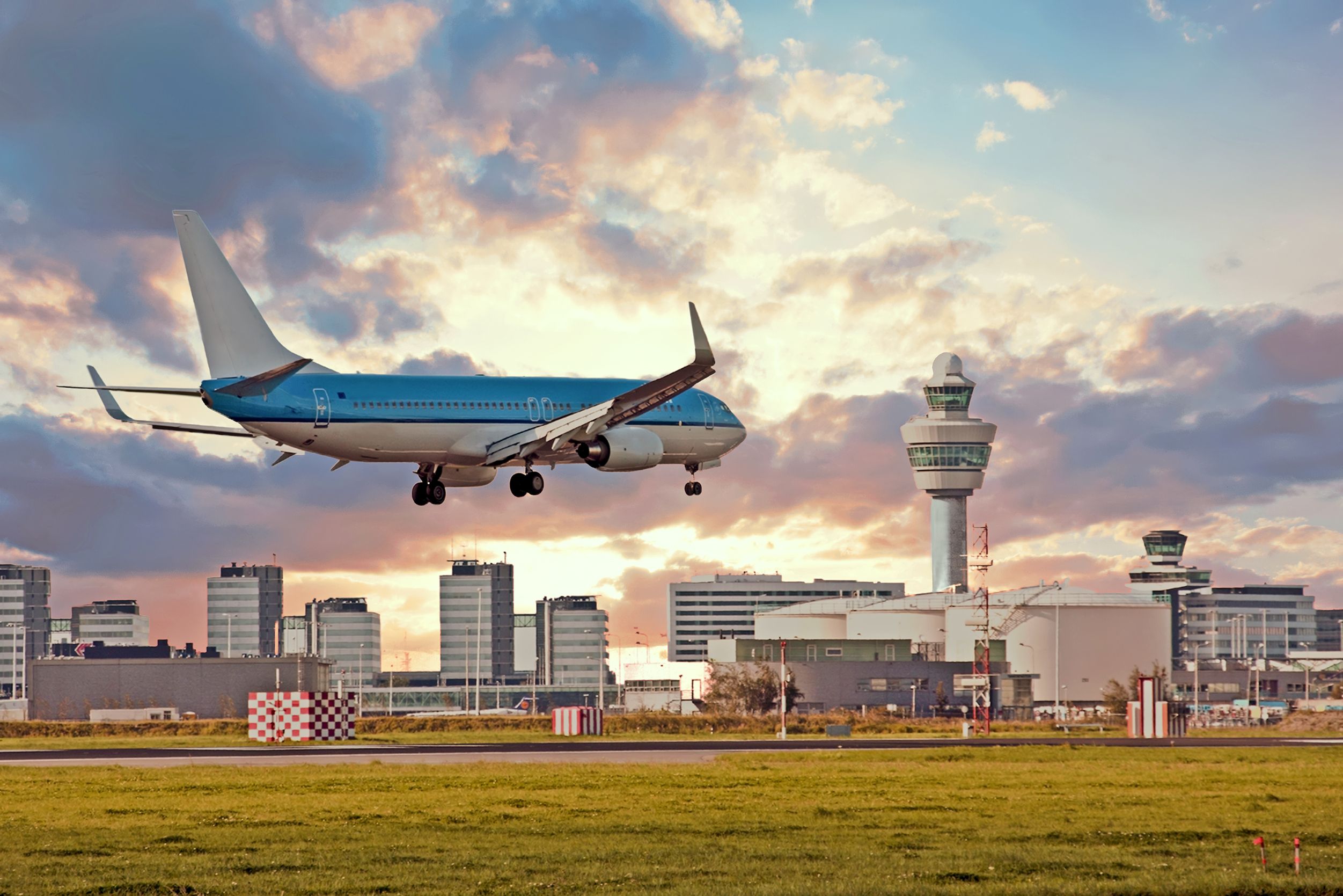 Comparing Europe's Airport Megahubs
