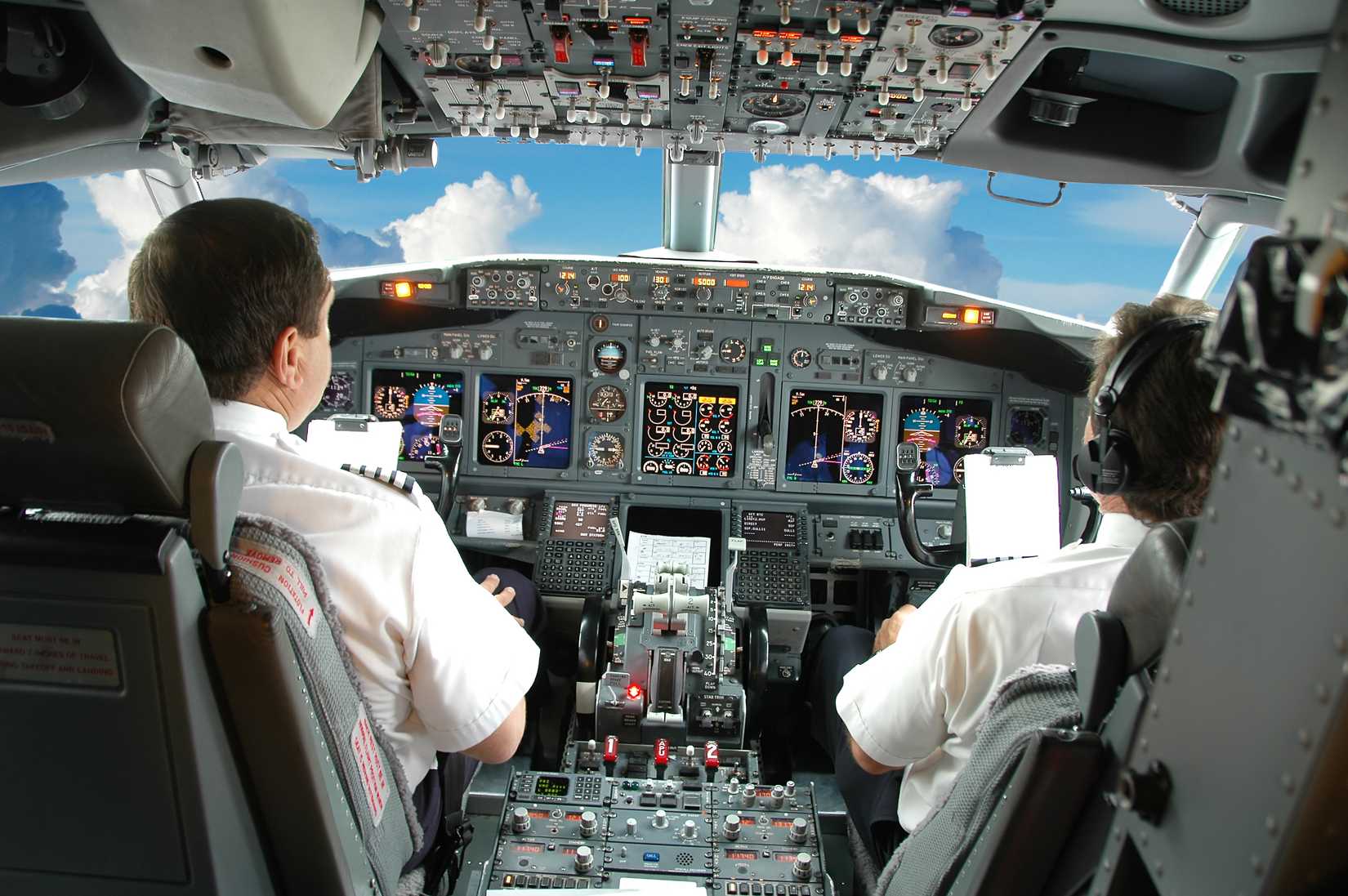 Can Non-Native English Speaking Pilots Use Other Languages With Air ...