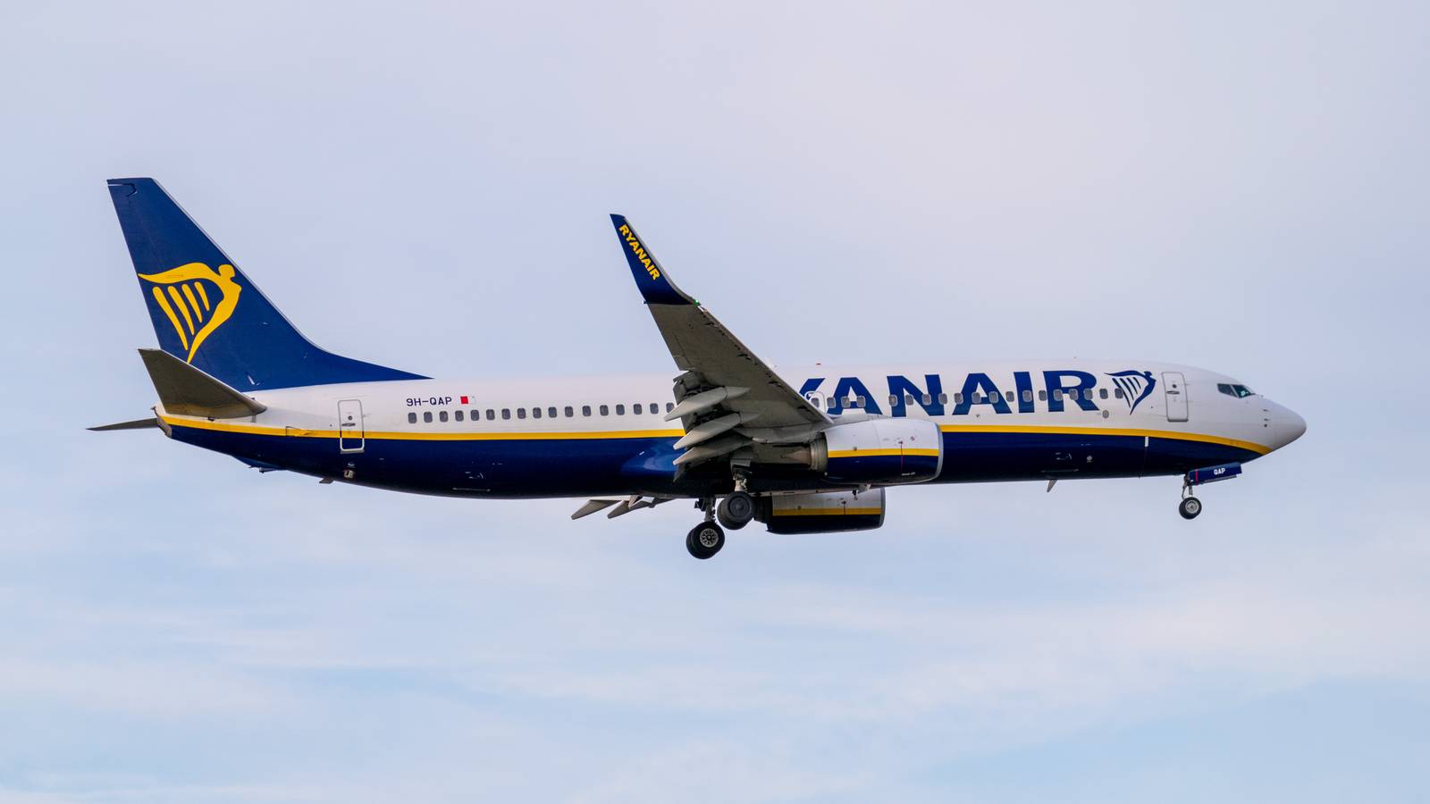 Ryanair Petitions The EU To Ensure Overflights During French ATC Strikes