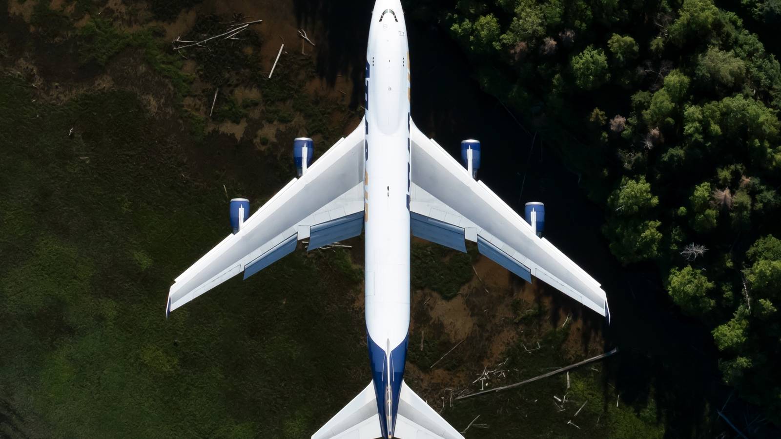 The Most Impressive Pictures Drawn Using Flight Paths