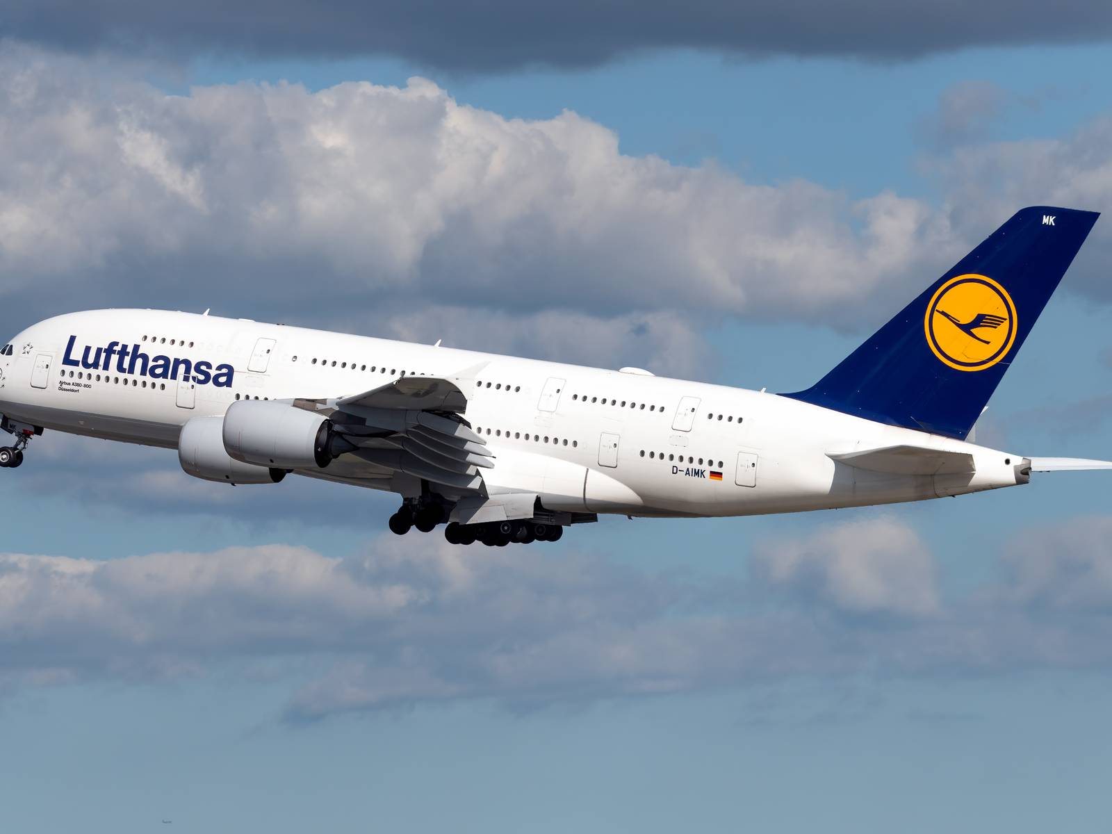 d-aimk-lufthansa-airbus-a380-