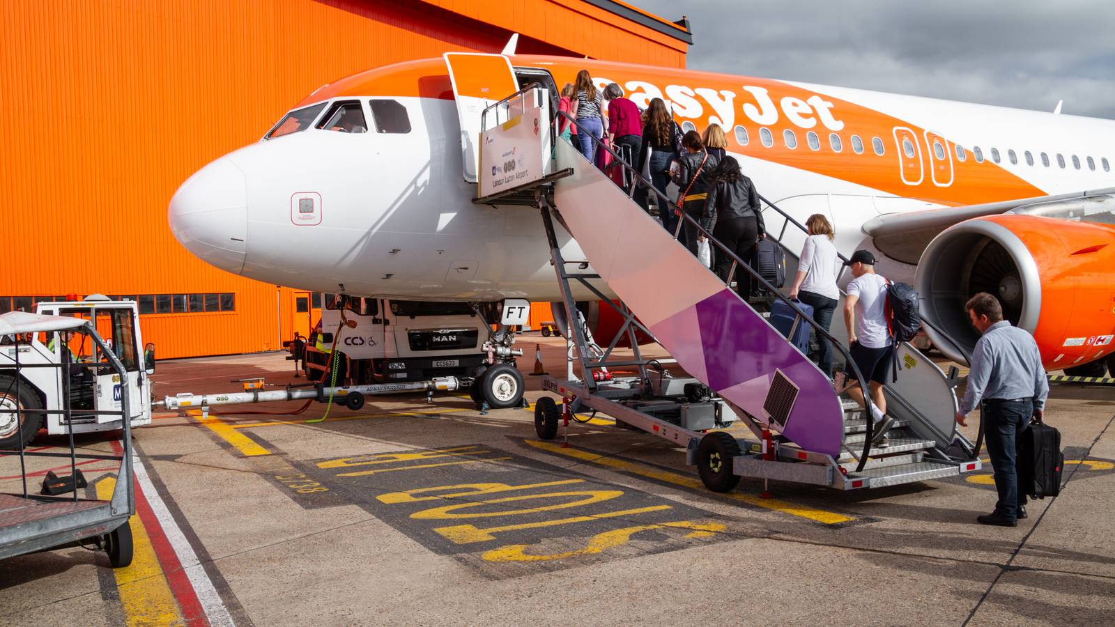 easyJet Plans To Retire 40% Of Its Airbus A319s By 2026