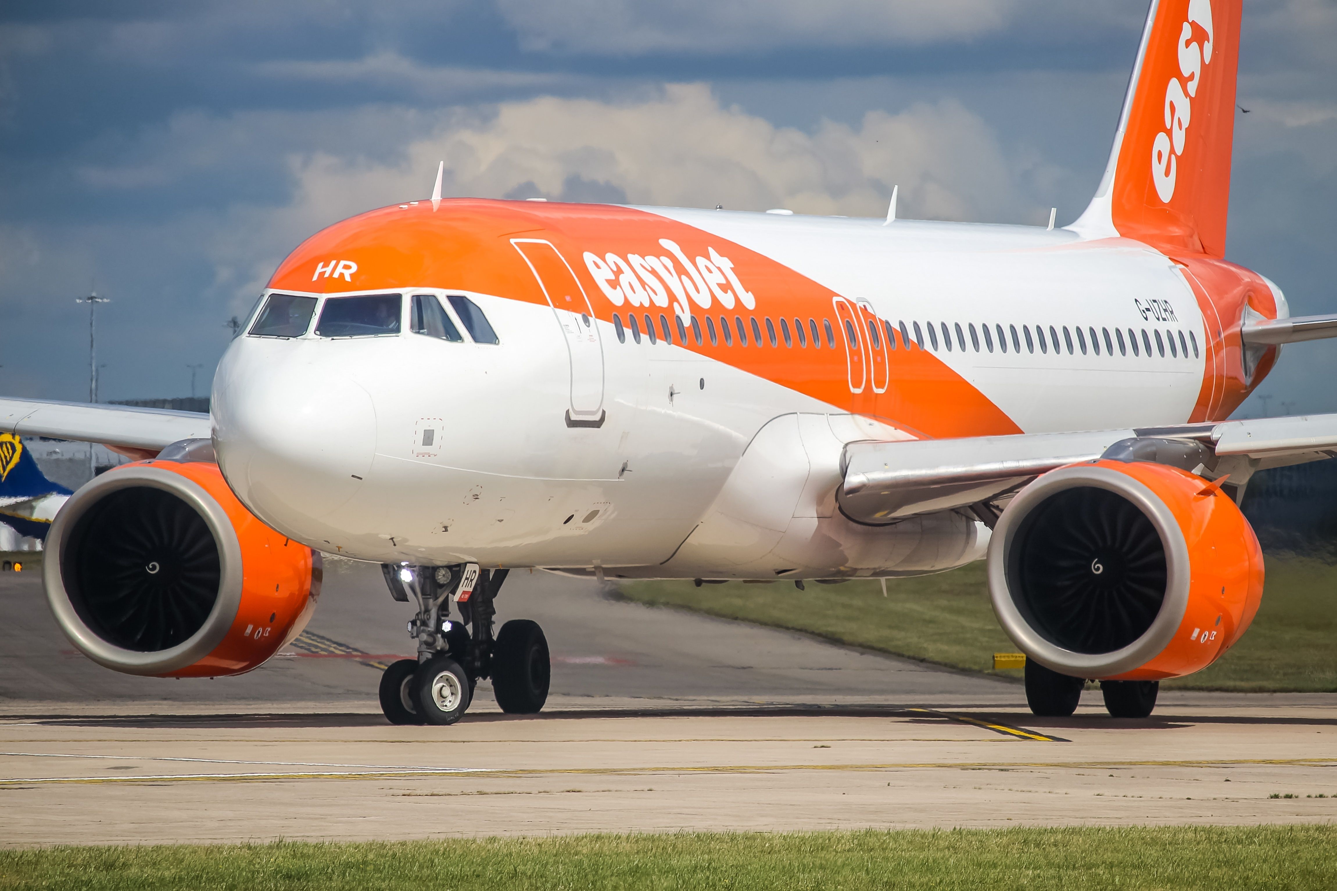 Spanish Police Board easyJet Airbus A320neo After Diversion Due To Rowdy Passengers