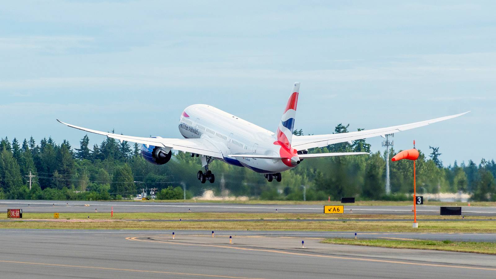 On Display This Week: How British Airways Transported A Replica Dinosaur Skeleton From Argentina To The UK