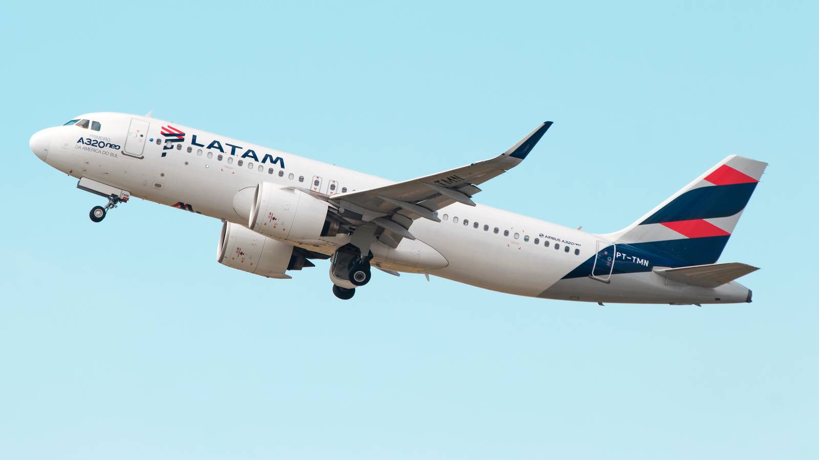 LATAM Brasil Launches All-Female Pilot Hiring Process