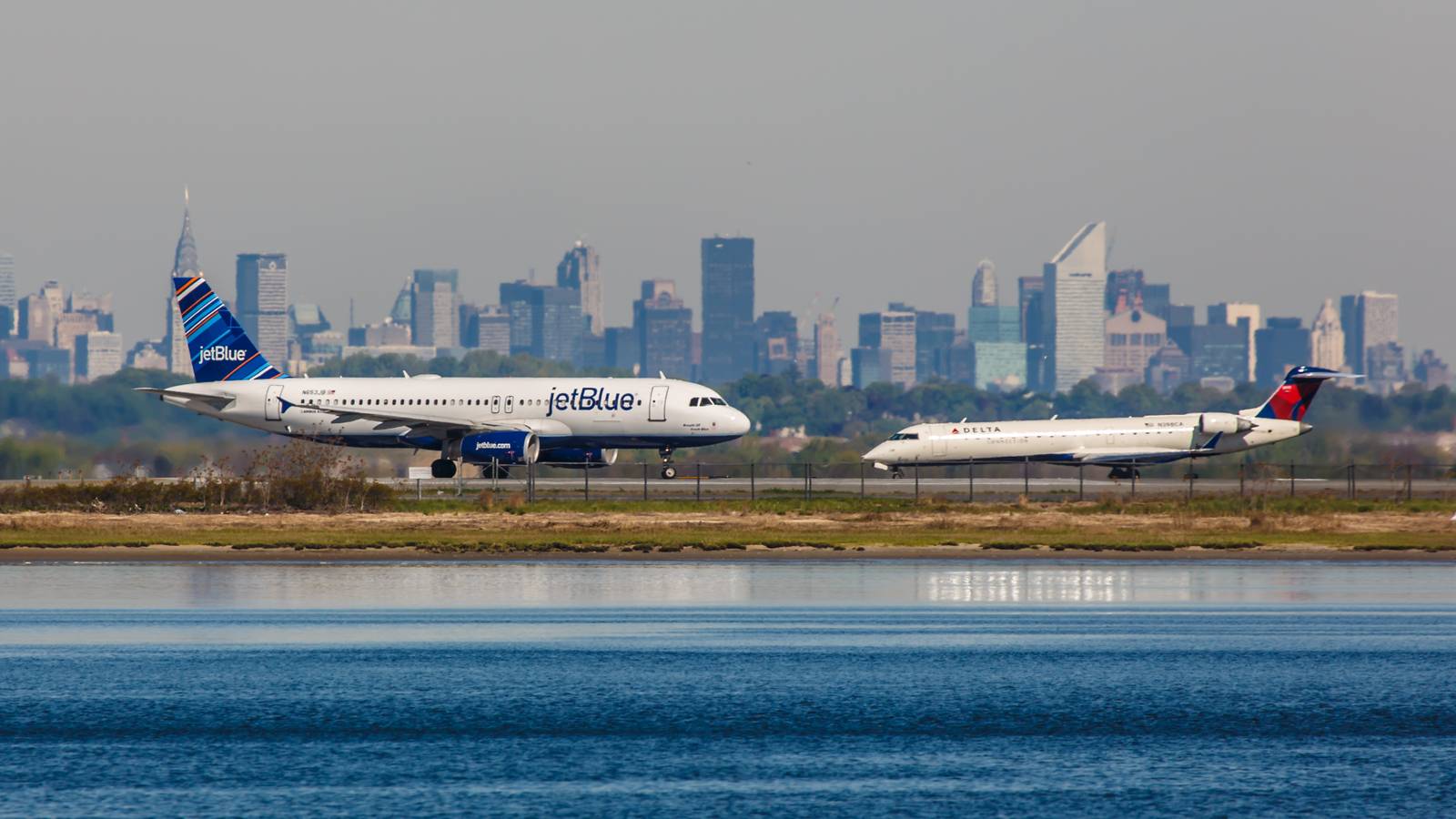 To What Extent Do Major US Carriers Pad Their Scheduled Flight Times?