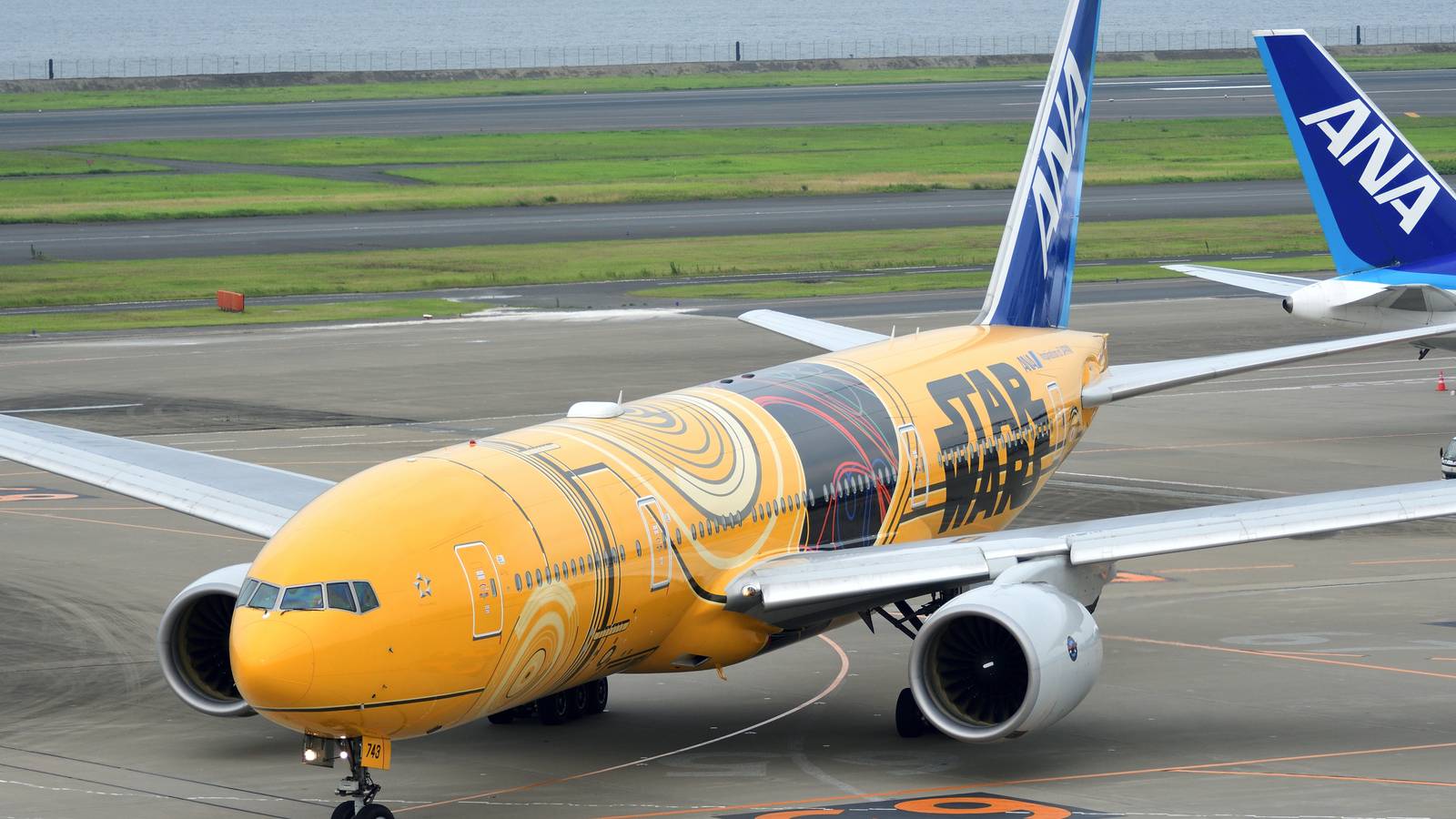 ANA Shares Summer Schedule For Its Star Wars-Themed Boeing Aircraft