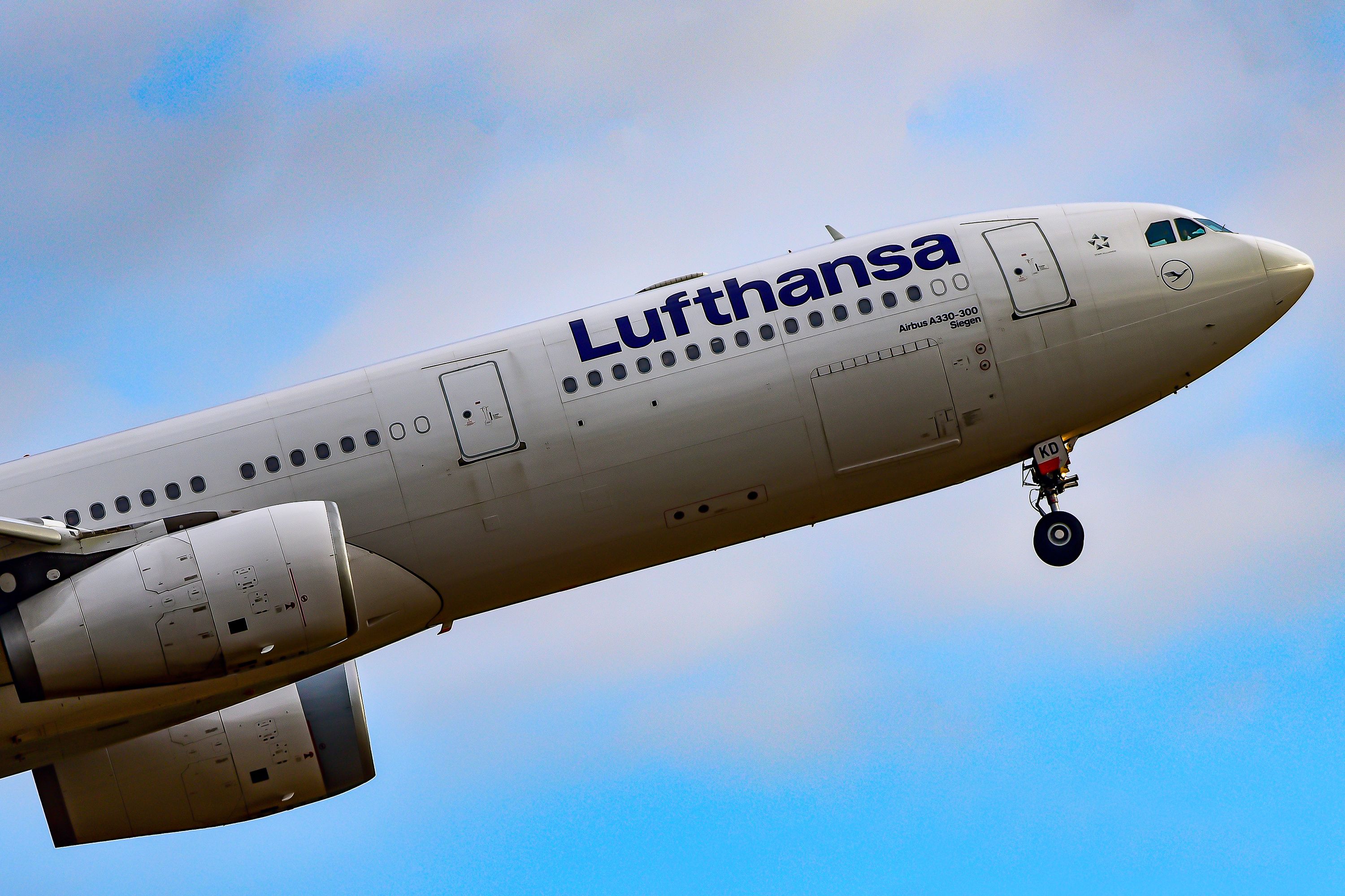 Lufthansa Continues US Expansion With New Airbus A330-300 Service Between Frankfurt & Raleigh–Durham