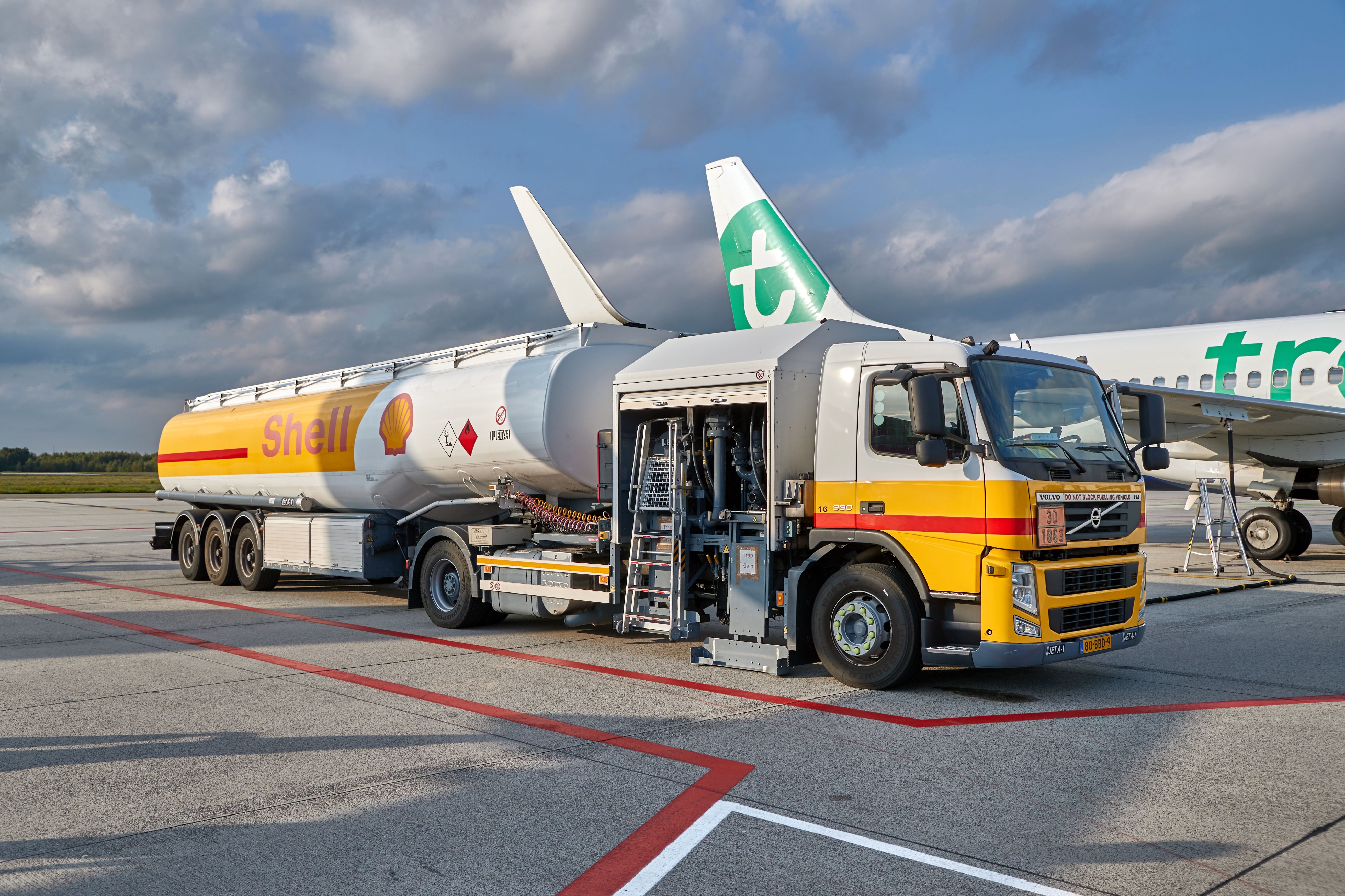 Shell To Continue Fueling South African Airports After BP's Exit